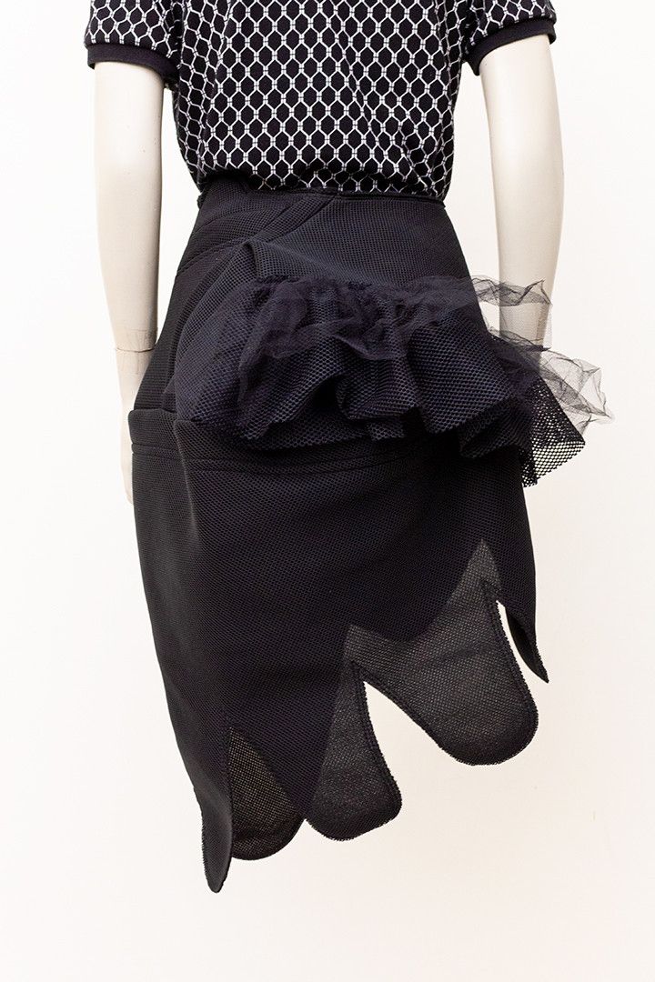 Comme des Garcons Comme des Garçons AD2004 asymmetrical perforated scuba skirt Size 27" / US 4 / IT 40 - 3 Thumbnail