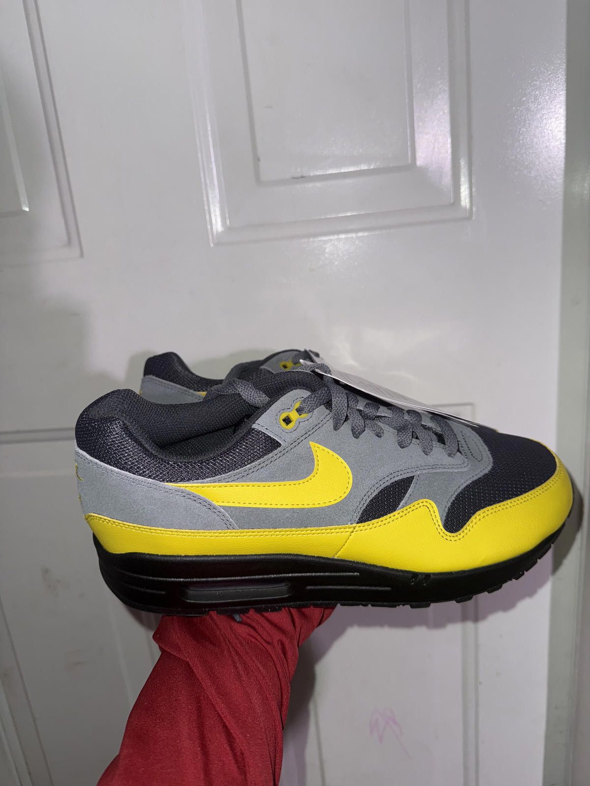 Nike Nike Men’s Air Max 1 Essential Batman 2.0 Sample Size US 9 / EU 42 - 4 Thumbnail