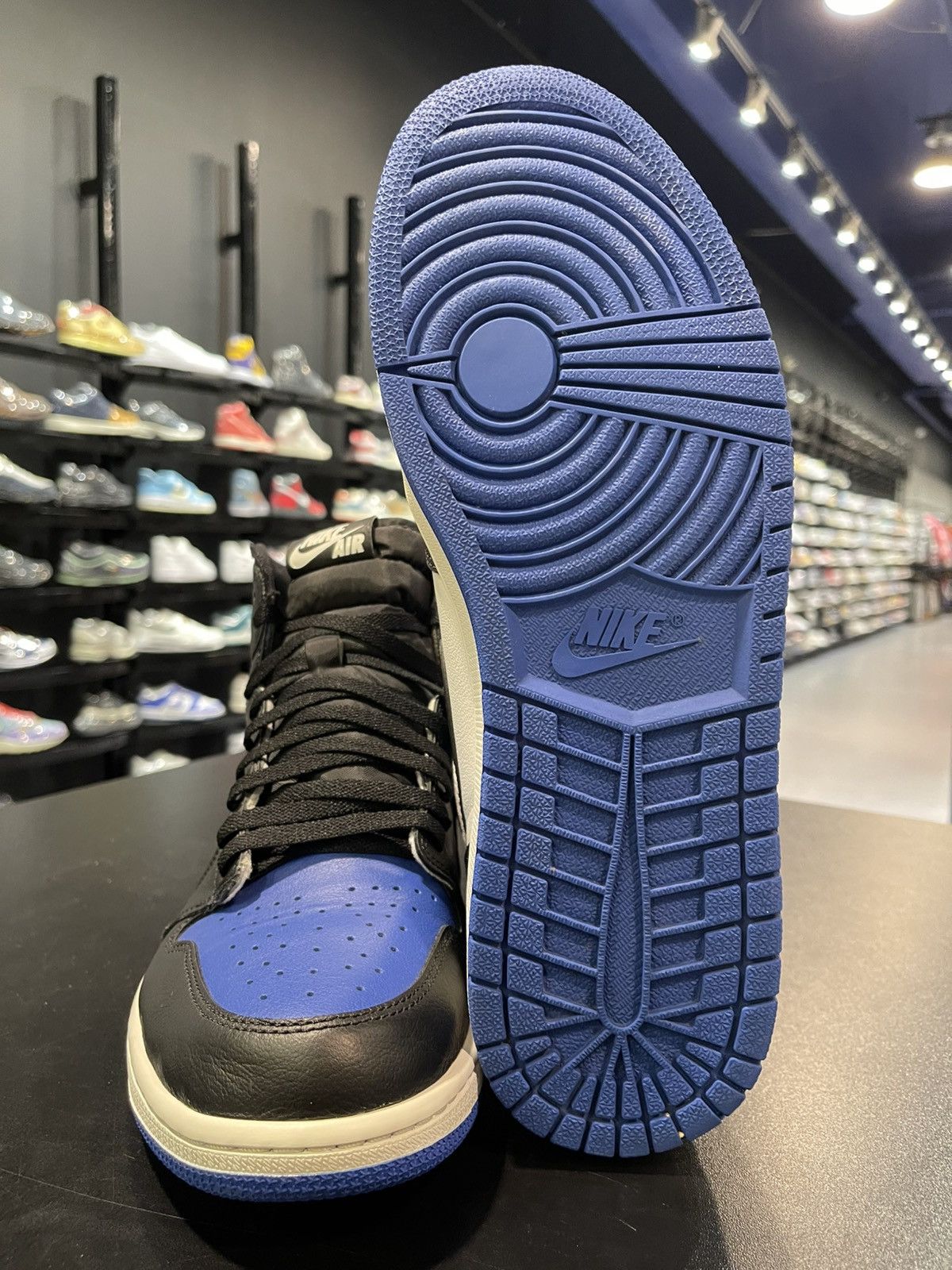 Jordan Brand Size 13 - Jordan 1 Retro High Royal Toe Size US 13 / EU 46 - 8 Thumbnail