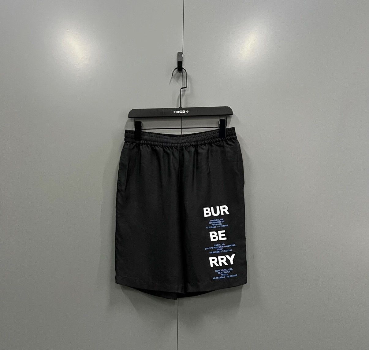 Burberry Burberry Black Letter Printed Shorts J41 Size US 30 / EU 46 - 1 Thumbnail