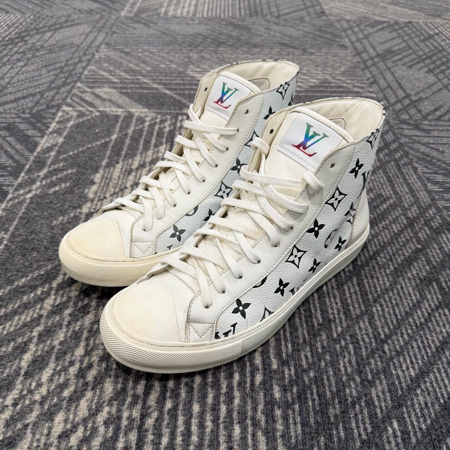 Louis Vuitton Louis Vuitton Monogram High-Top Sneakers Size US 8 / EU 41 - 1 Thumbnail