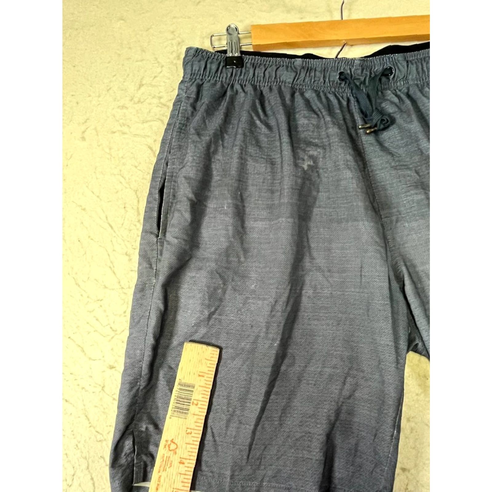 TravisMathew Travis Mathew Men Bermuda Shorts Faded Gray Pockets Drawstring Size L See Measurements Size US 33 - 6 Thumbnail
