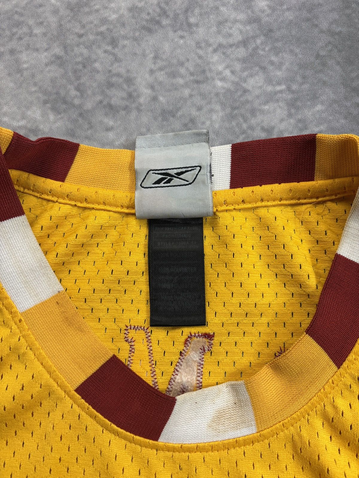 Reebok Vintage Lebron James Cleveland Cavaliers Jersey NBA 2004 70s Size US XL / EU 56 / 4 - 7 Thumbnail