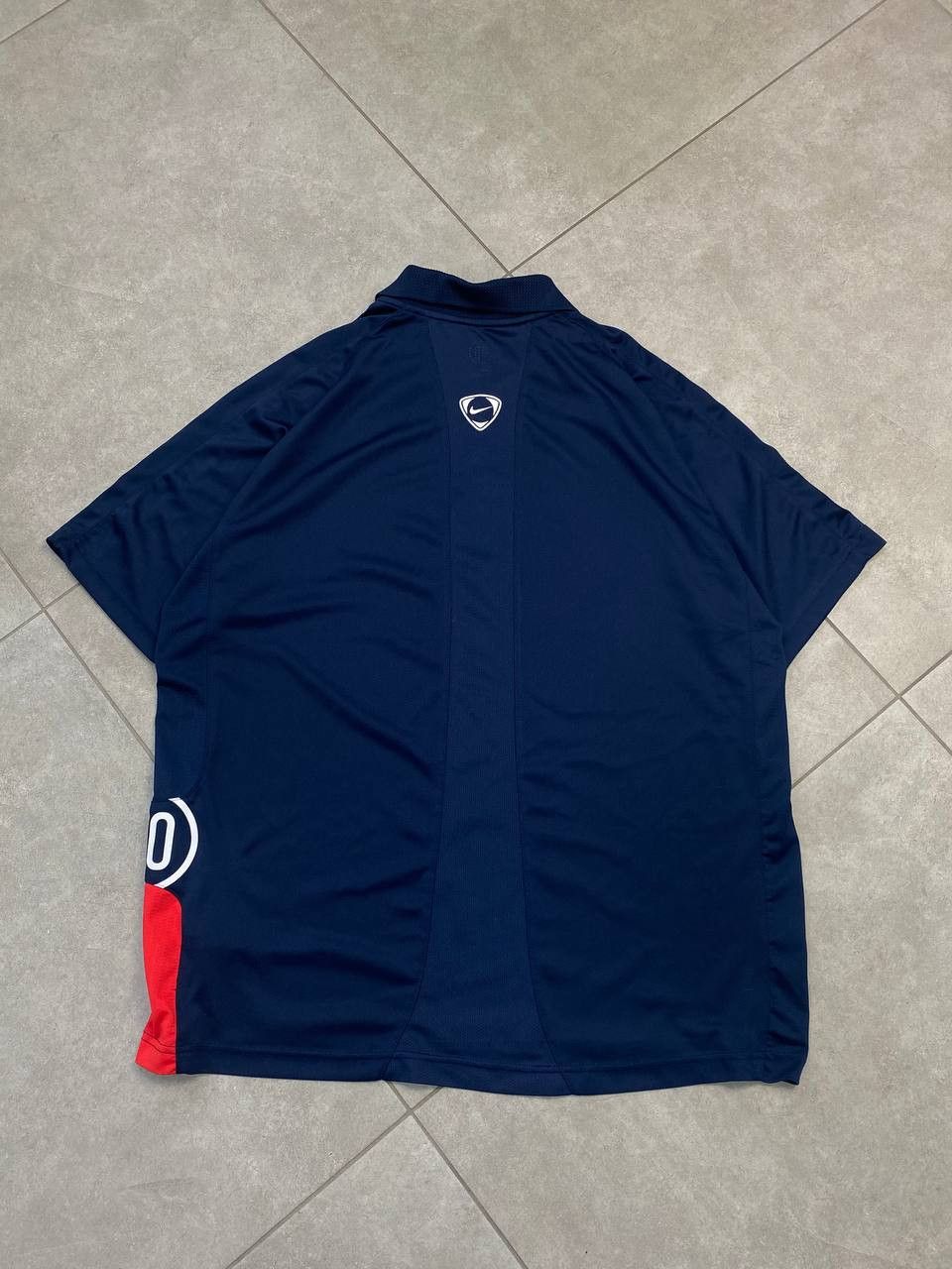 Nike Vintage Nike Total 90 Collared Small Logo Jersey T-Shirt Size US XL / EU 56 / 4 - 4 Thumbnail