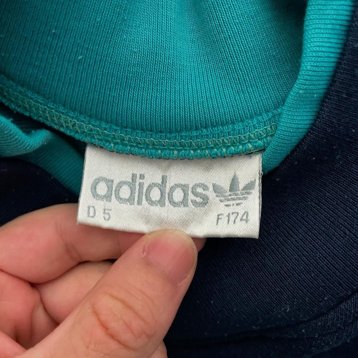 Adidas Vintage Sweatshirt Adidas Boxy Size US L / EU 52-54 / 3 - 3 Thumbnail