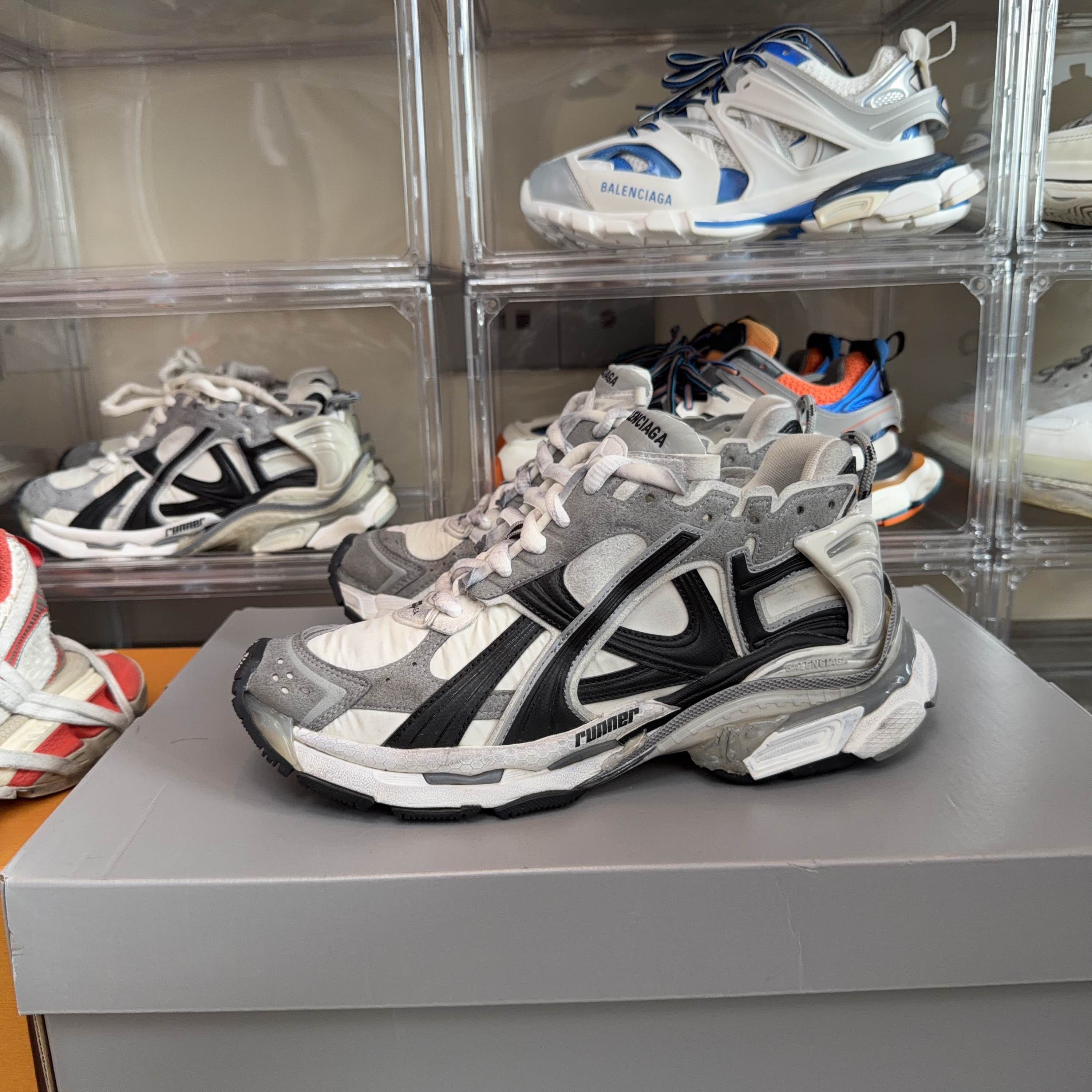 Balenciaga Balenciaga Runner Sneakers Size 7 Size US 7 / EU 40 - 1 Thumbnail