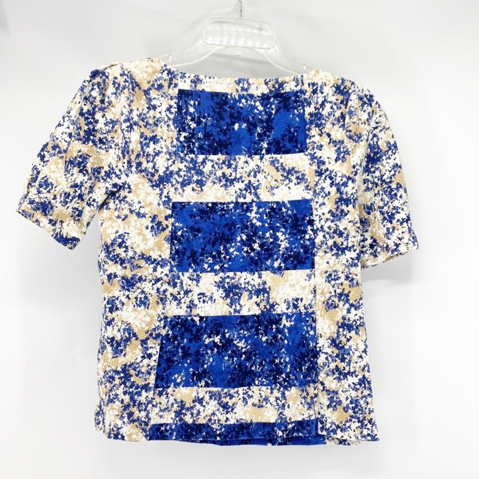 Anthropologie Anthropologie Postcard puff sleeve cropped watercolor top S Size S / US 4 / IT 40 - 2 Thumbnail