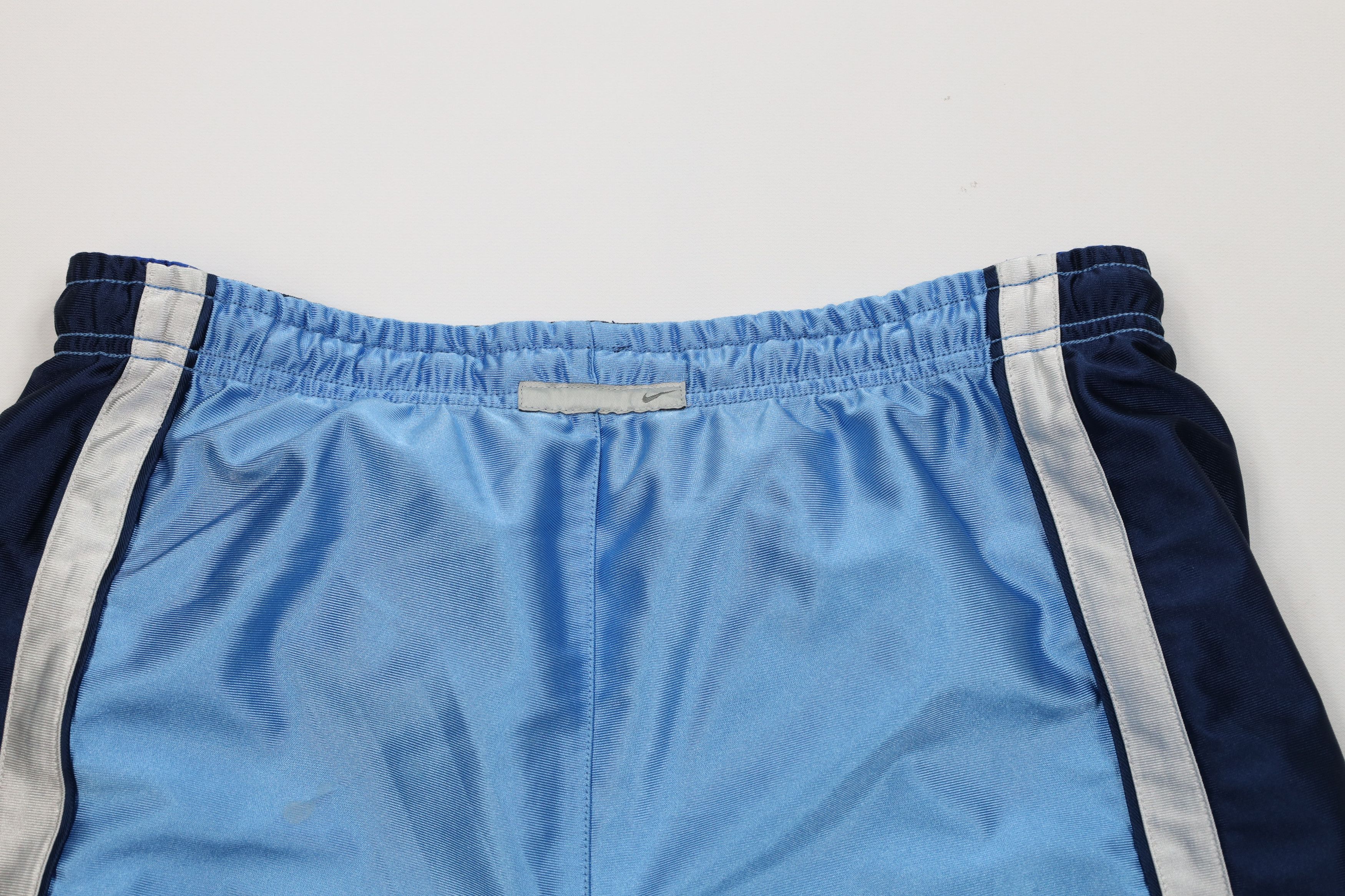 Nike Vintage 90s Y2K Nike Heavyweight Reversible Shorts Size US 34 / EU 50 - 9 Thumbnail