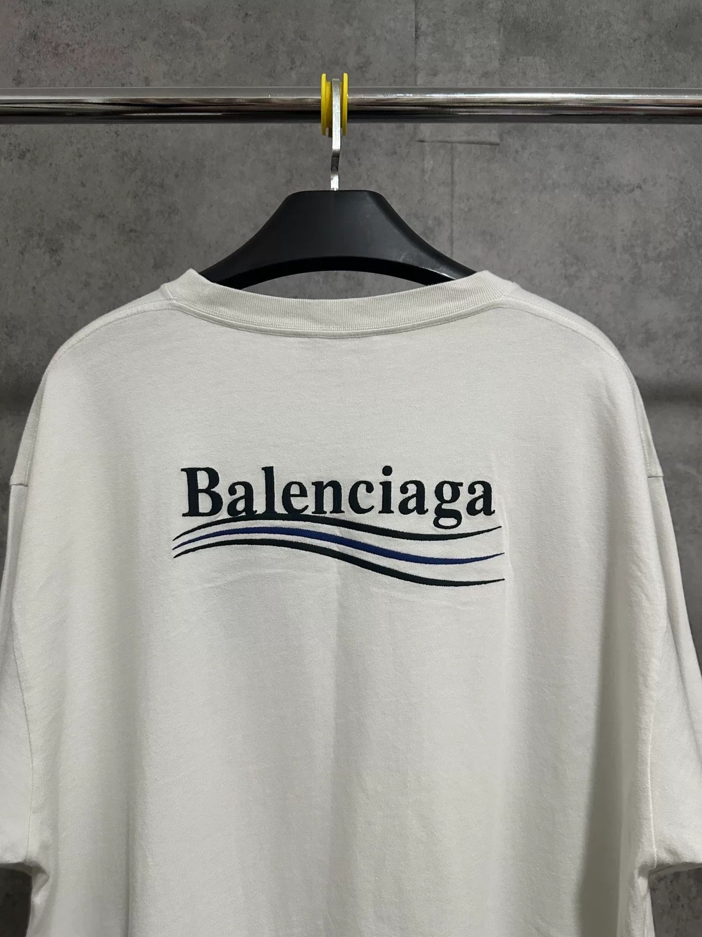 Balenciaga Balenciaga Coke Wave Embroidered Logo T-shirt Size US M / EU 48-50 / 2 - 5 Thumbnail
