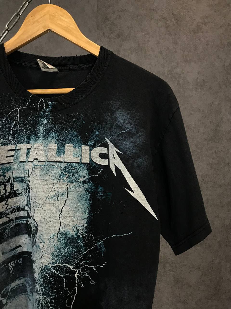 Band Tees Metallica vintage rock overprinted band tee Size US M / EU 48-50 / 2 - 3 Thumbnail
