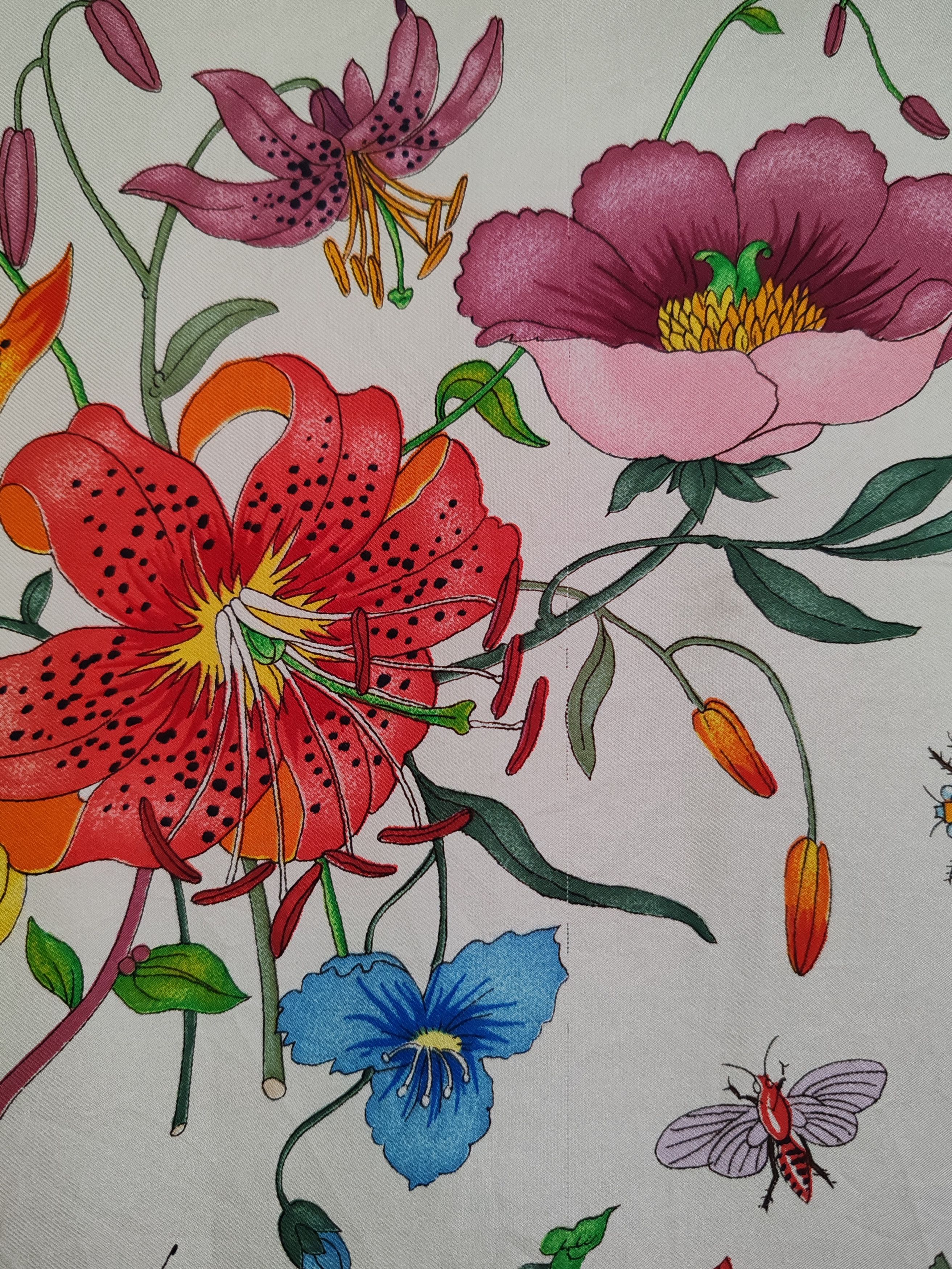 Gucci Gucci V.Accornero floral vintage silk scarf in red frame Size ONE SIZE - 11 Thumbnail