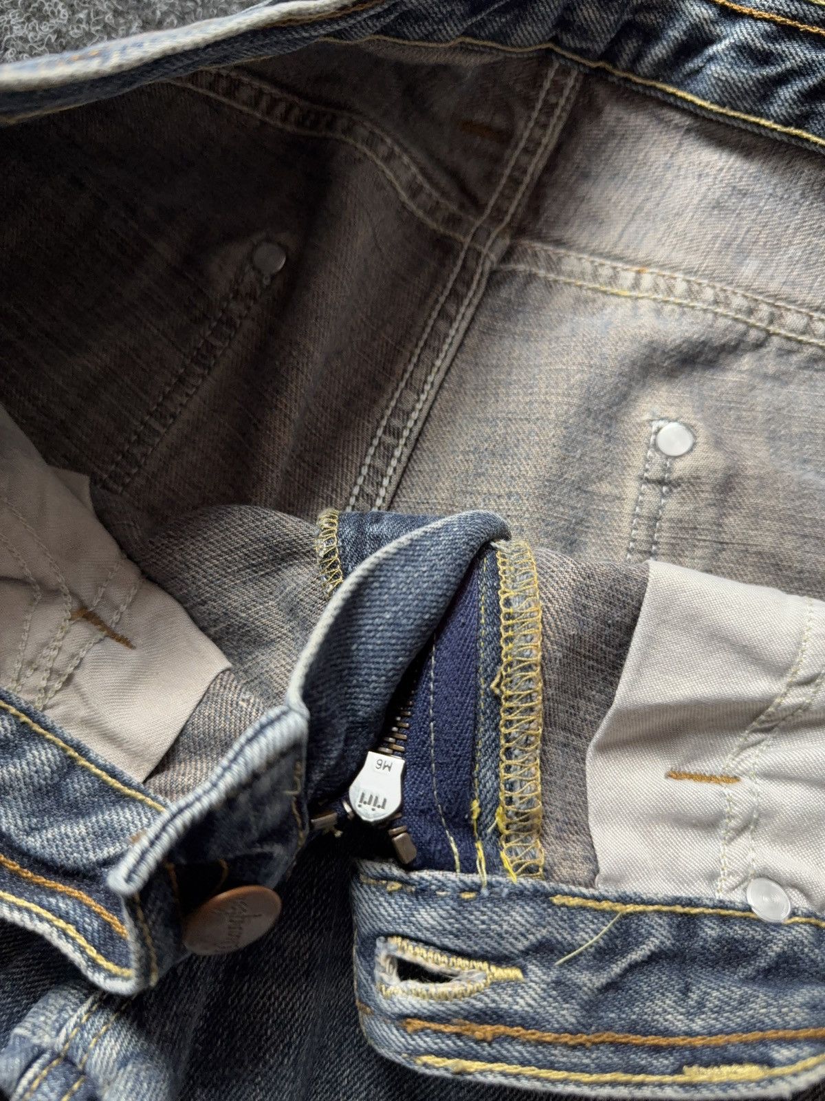 Wrangler Archive 90s Wrangler DAYTON Distressed Faded Bootcut Jeans Size US 32 / EU 48 - 10 Thumbnail