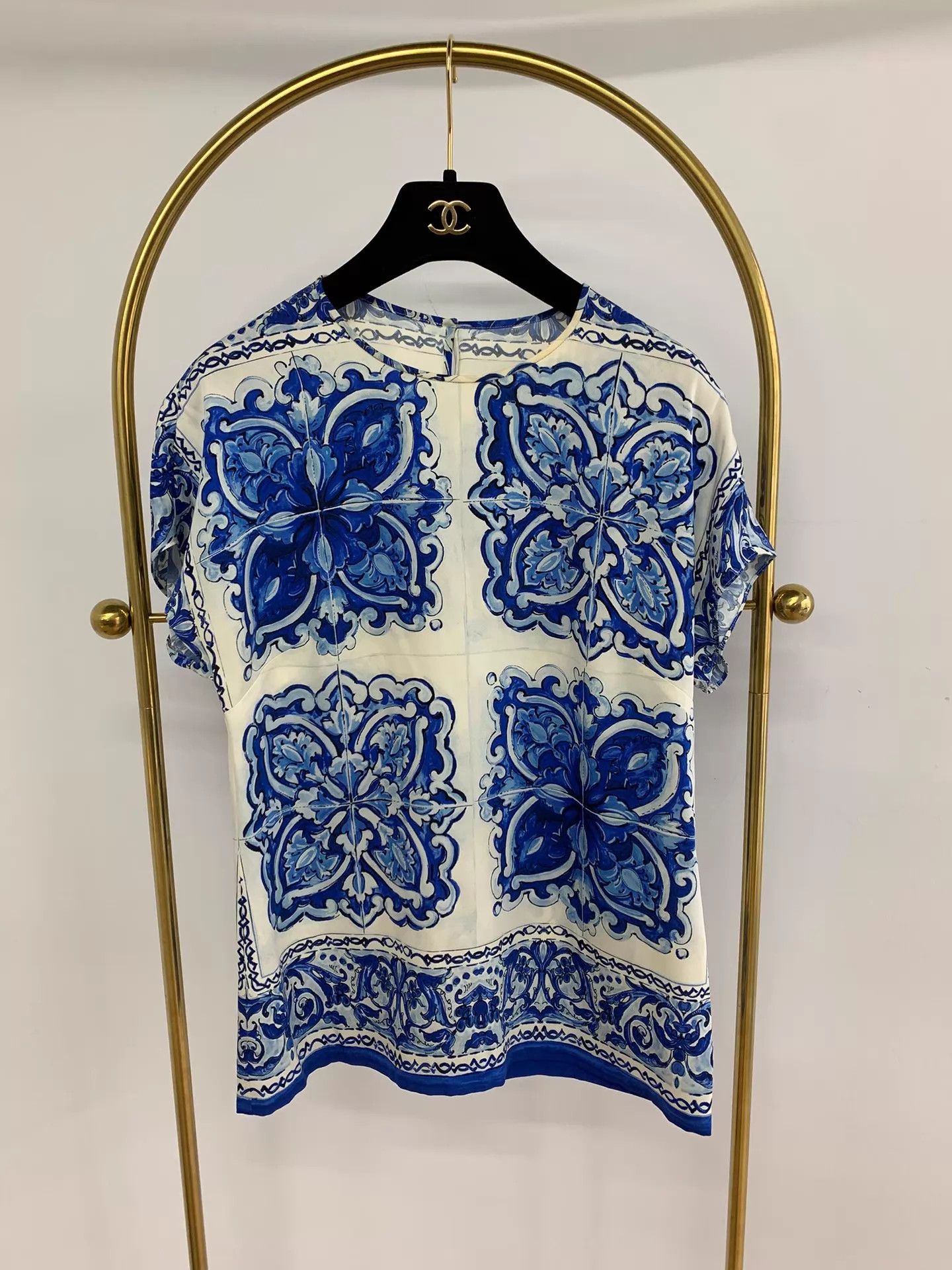 Dolce & Gabbana DG Blue White Colorblock Printed Silk Short-Sleeve Tee 38 Size XS / US 0-2 / IT 36-38 - 1 Thumbnail