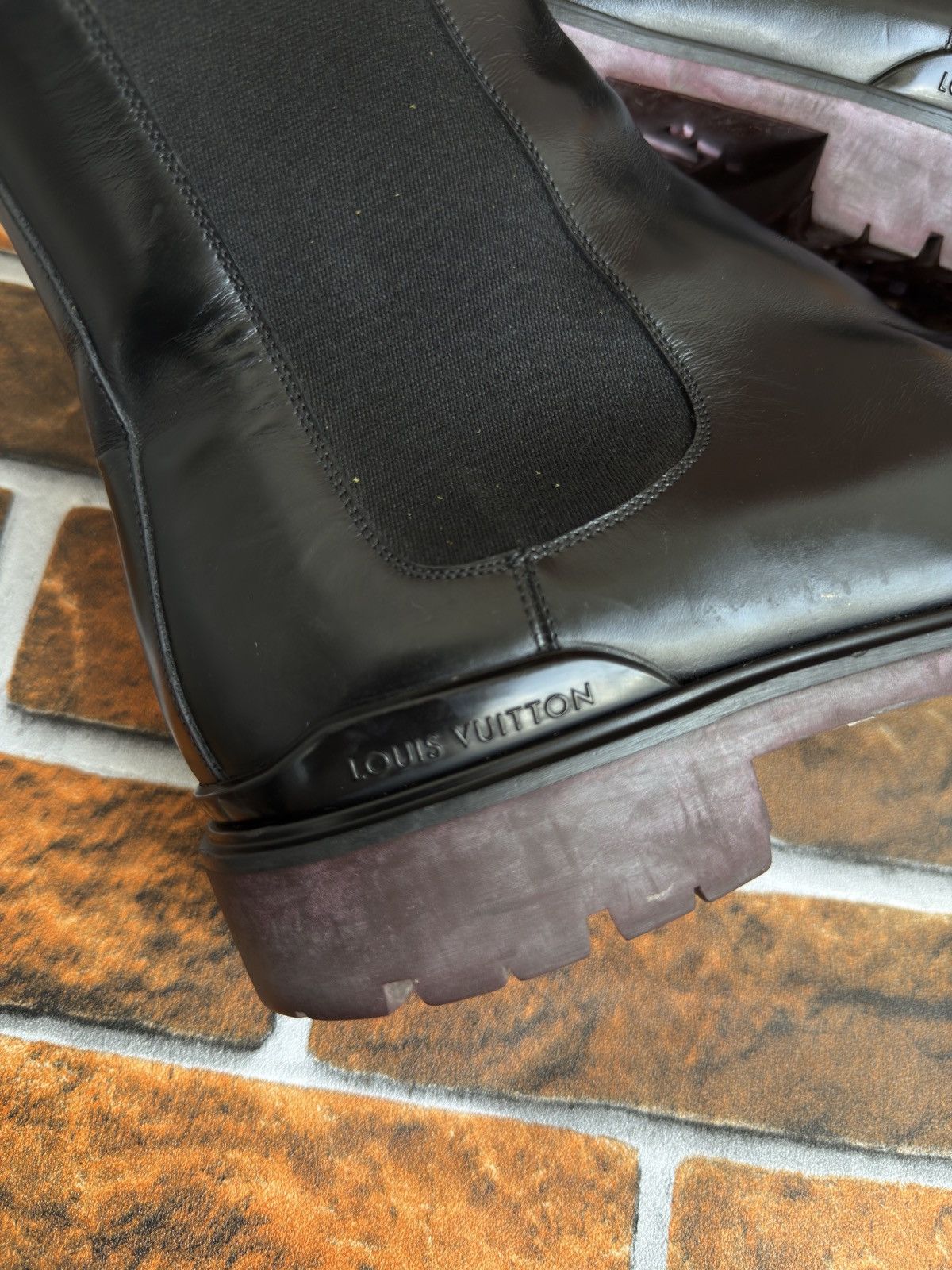 Louis Vuitton 🔥🔥 officer Chelsea boots Size US 8.5 / EU 41-42 - 9 Thumbnail