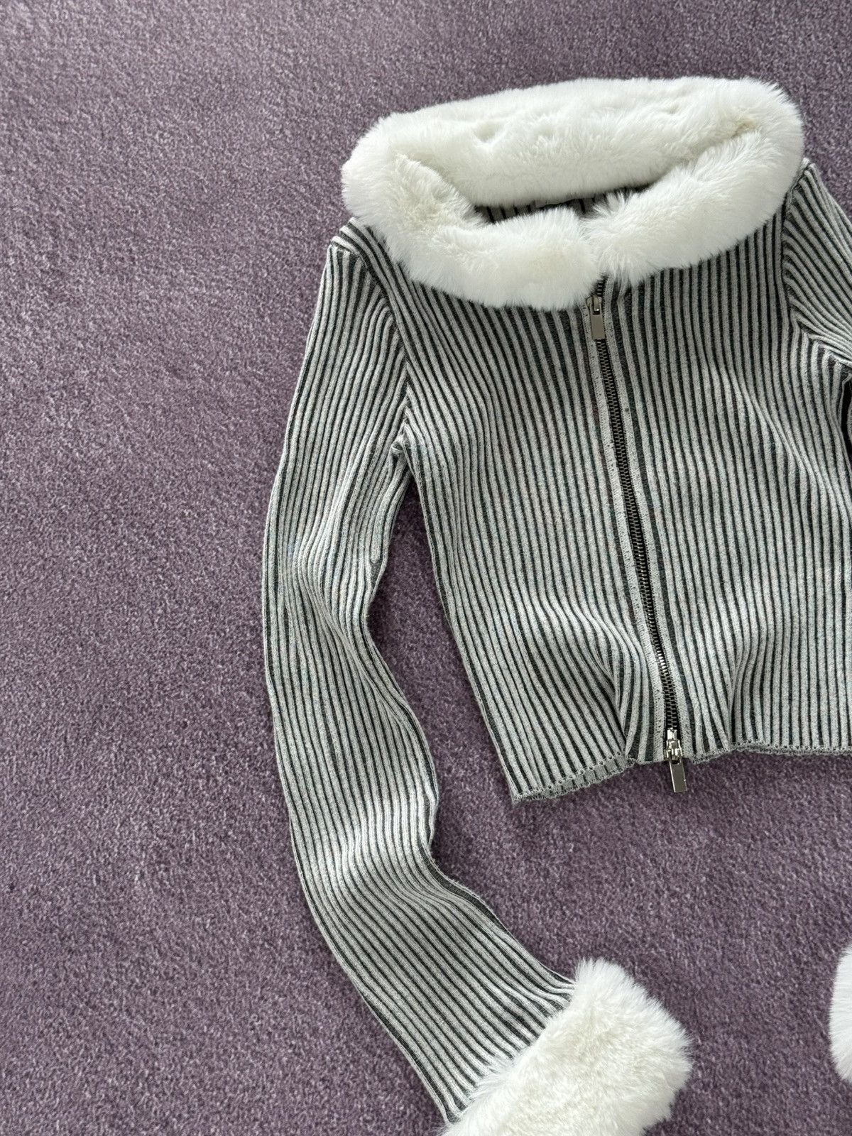 Japanese Brand 00s Aesthetic Goth Slim Ribbed Faux Fur Glamour Sweater Size M / US 6-8 / IT 42-44 - 4 Thumbnail