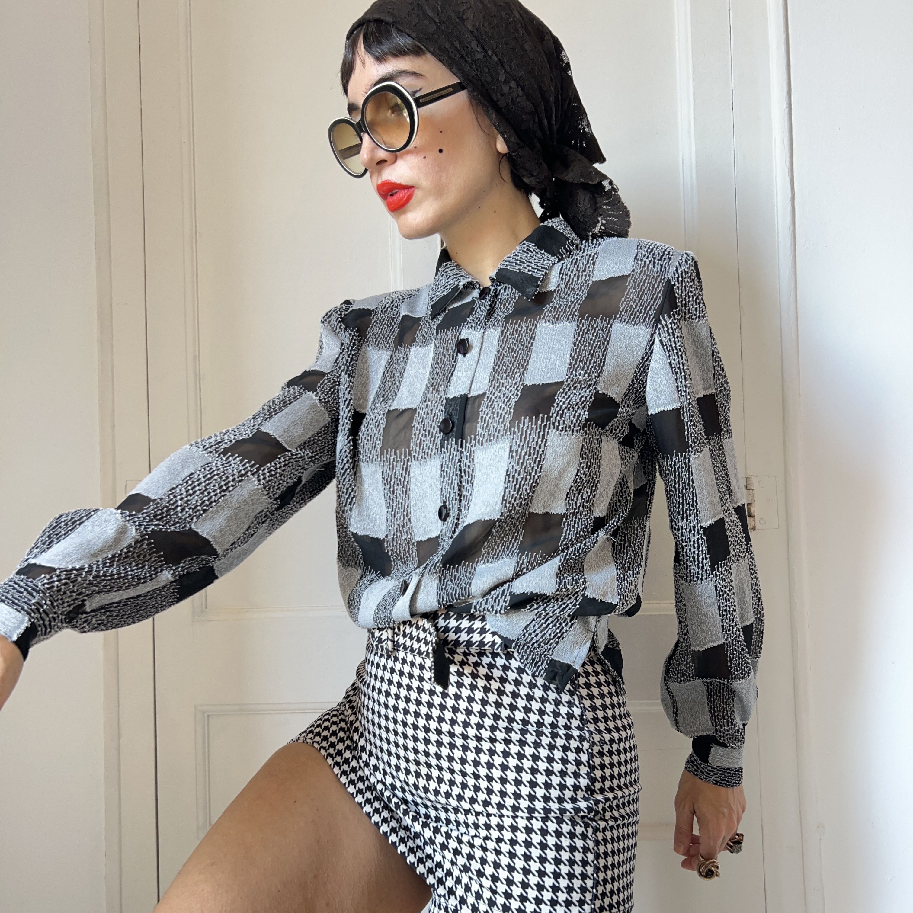 Vintage Vintage 90s Sheer Checkered Monochrome Blouse Size L / US 10 / IT 46 - 7 Thumbnail