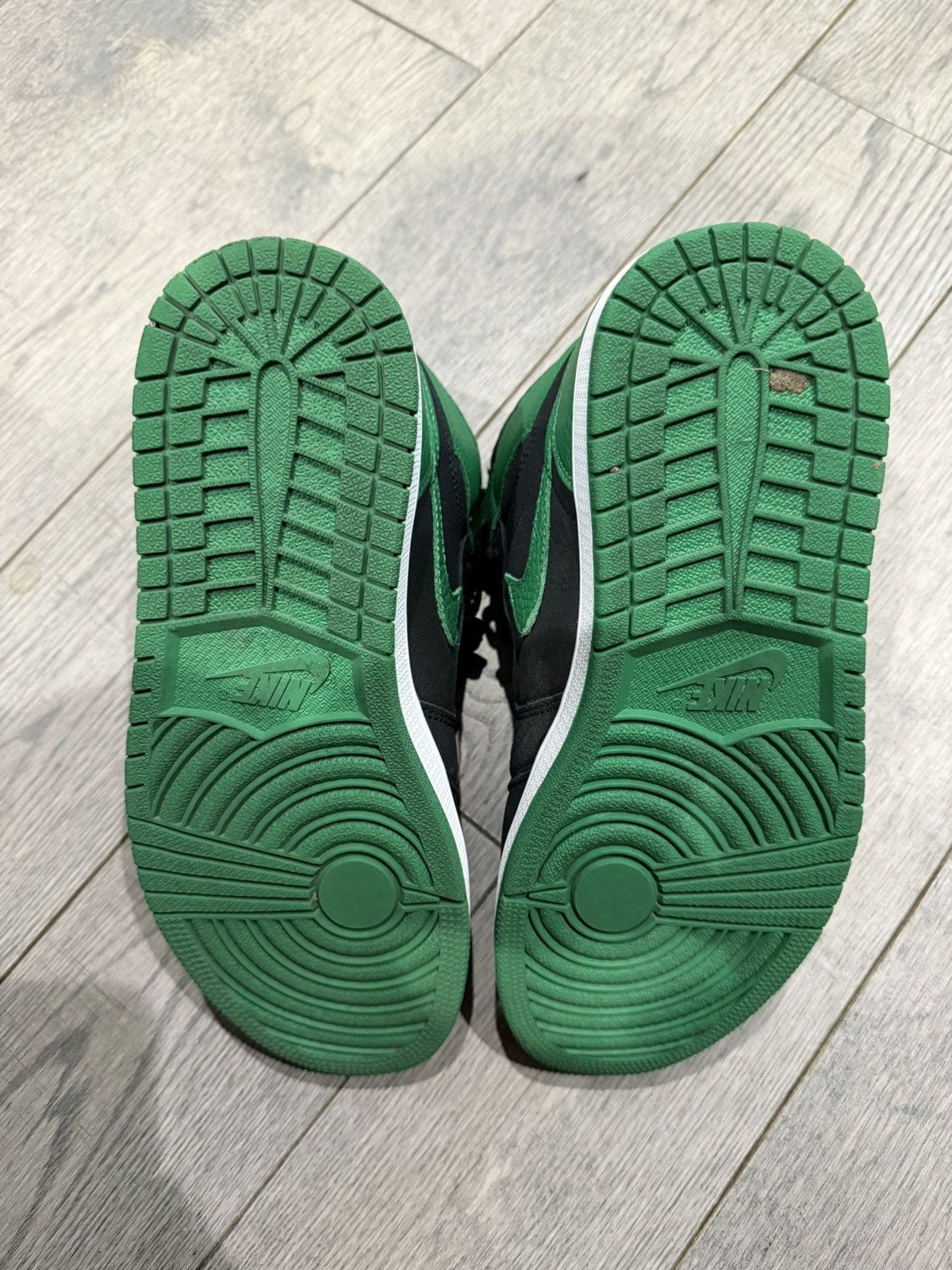 Nike Air jordan 1 pine green Size US 9 / EU 42 - 5 Thumbnail