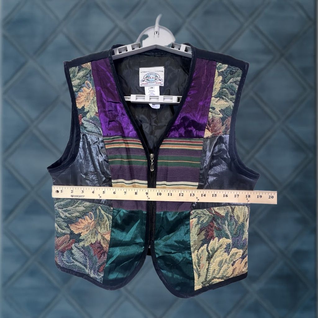 Velvet VINTAGE VTG 90s Full Zip Vest Women's Patchwork Tapestry Velvet Autumnal Boho Size PM Jacket Vest Blouse- Shirt- Top Girls Mens Women's Size M / US 6-8 / IT 42-44 - 1 Thumbnail