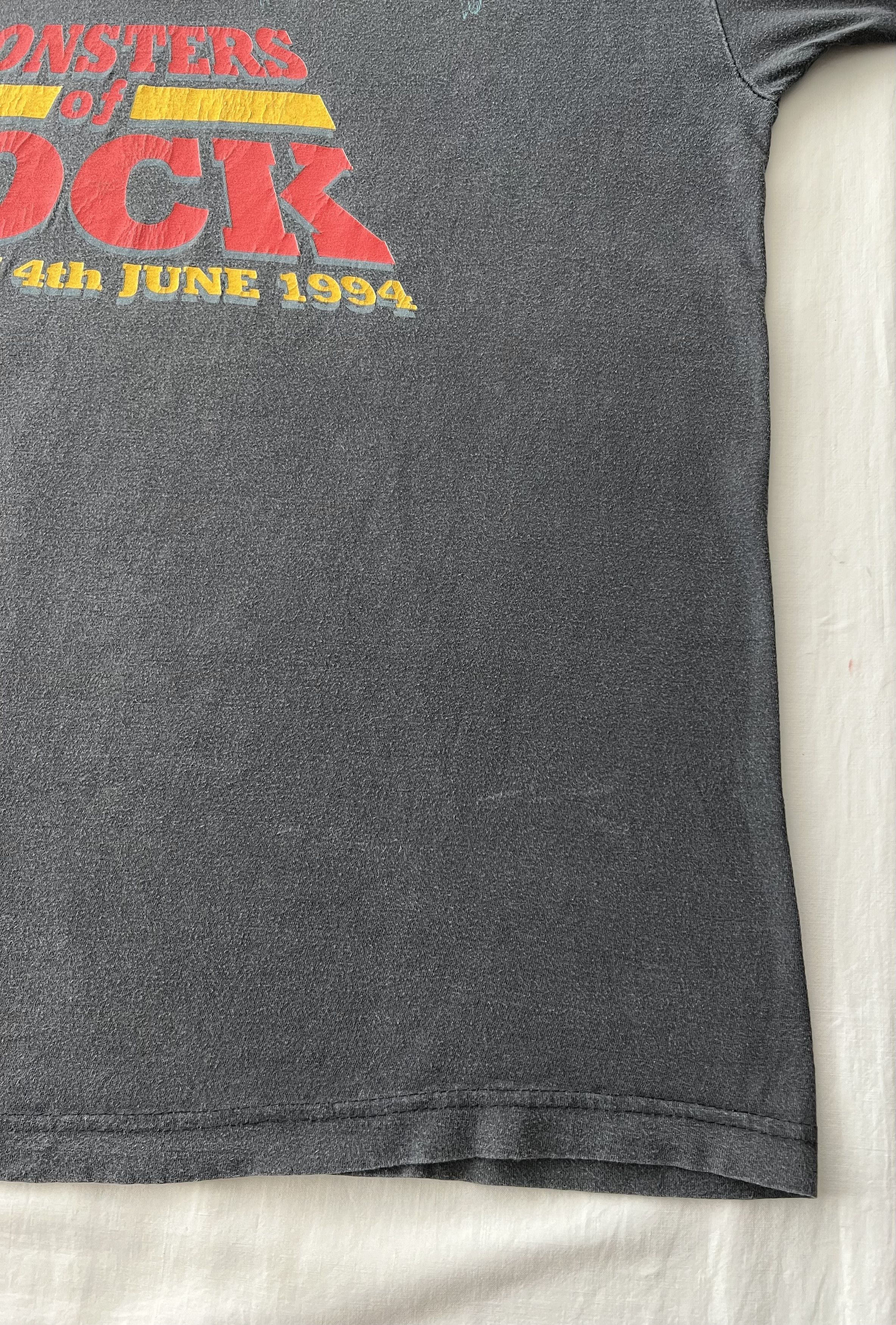 Band Tees Vintage 1994 Monster of Rock Donington Faded Black T-shirt Size US XL / EU 56 / 4 - 15 Thumbnail