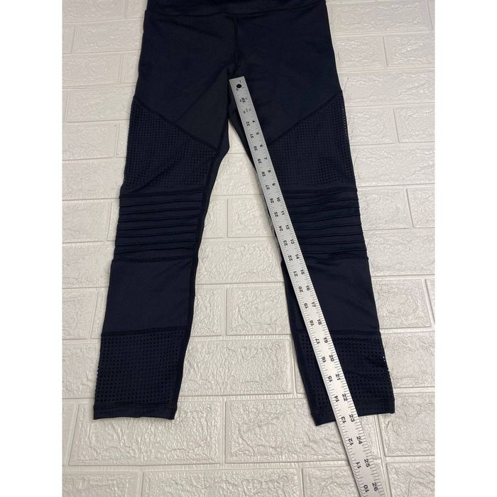 Other Calia by Carrie Underwood Capri Gym Pants Leggings Stretchy