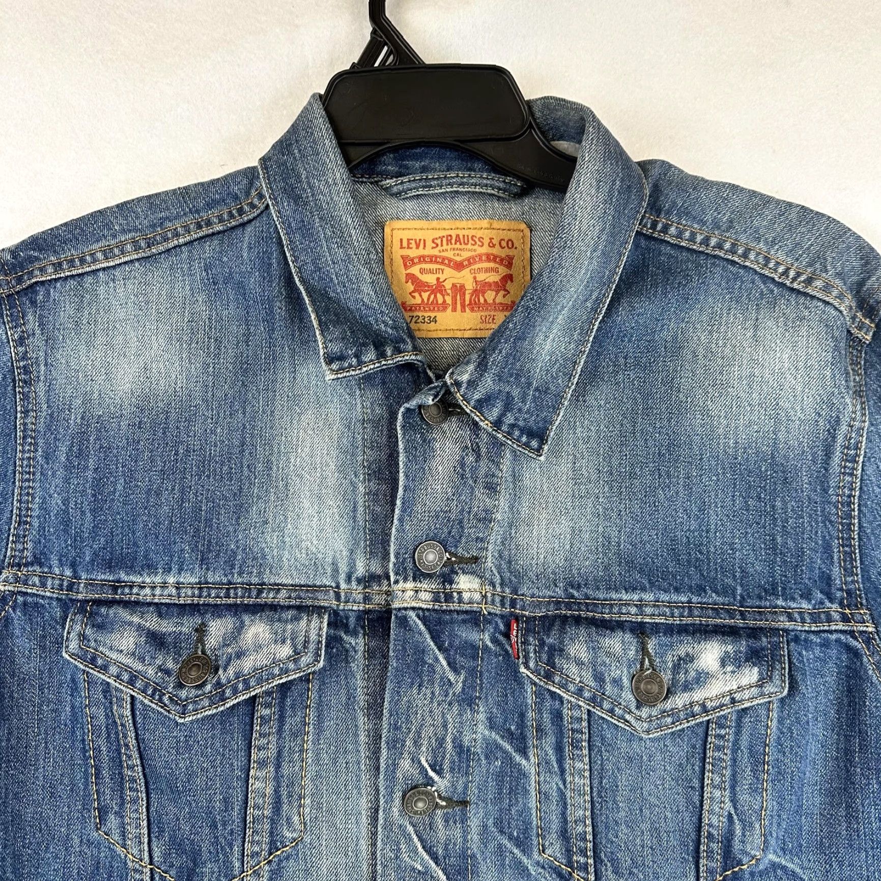 Levi's Levi's Trucker Jacket Mens XL Blue Denim Button Front Distressed Faded 72334 Size US XL / EU 56 / 4 - 3 Thumbnail