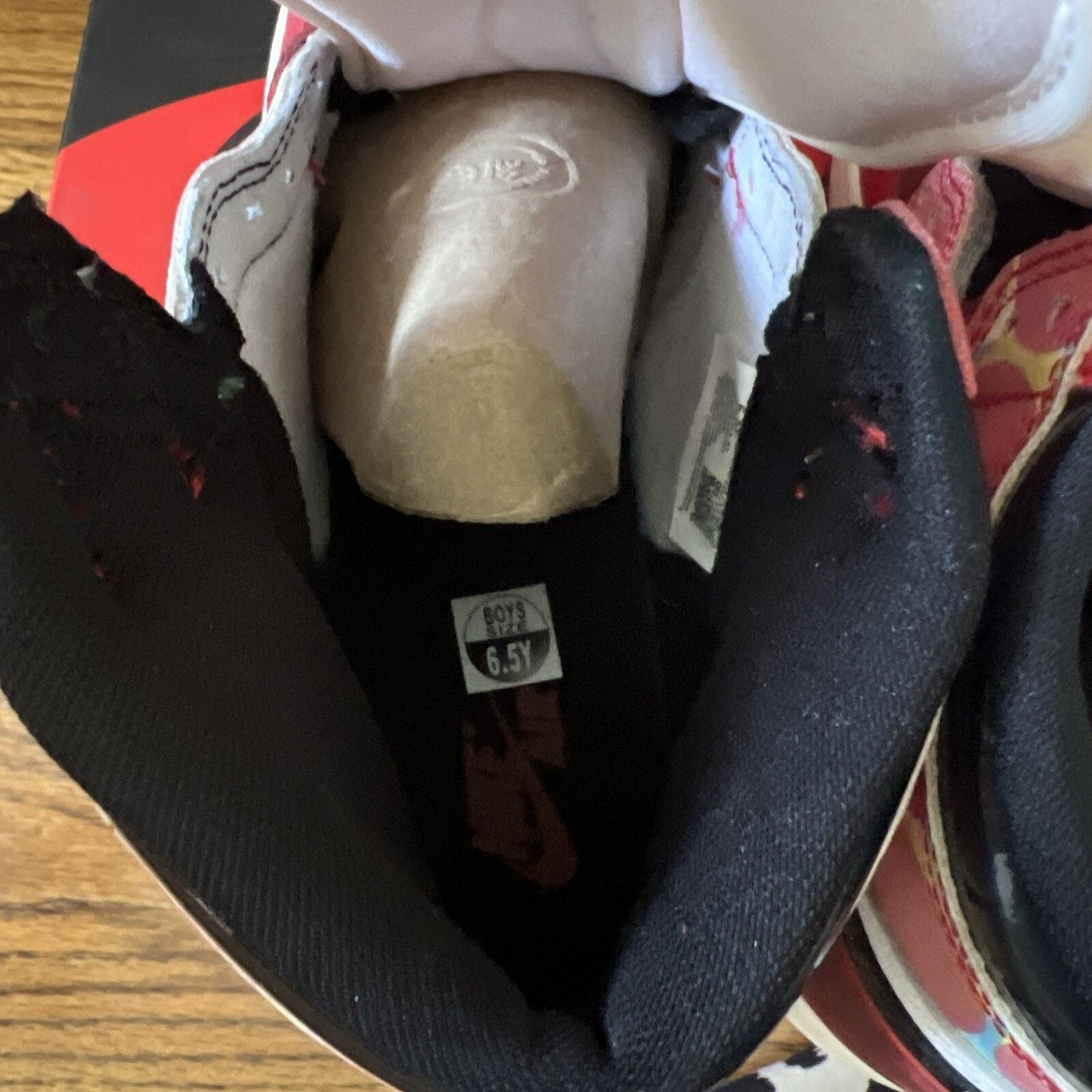 Nike Jordan 1 Retro High OG Size 6,5 GS Spider-Man Size US 6.5 / EU 39-40 - 8 Thumbnail