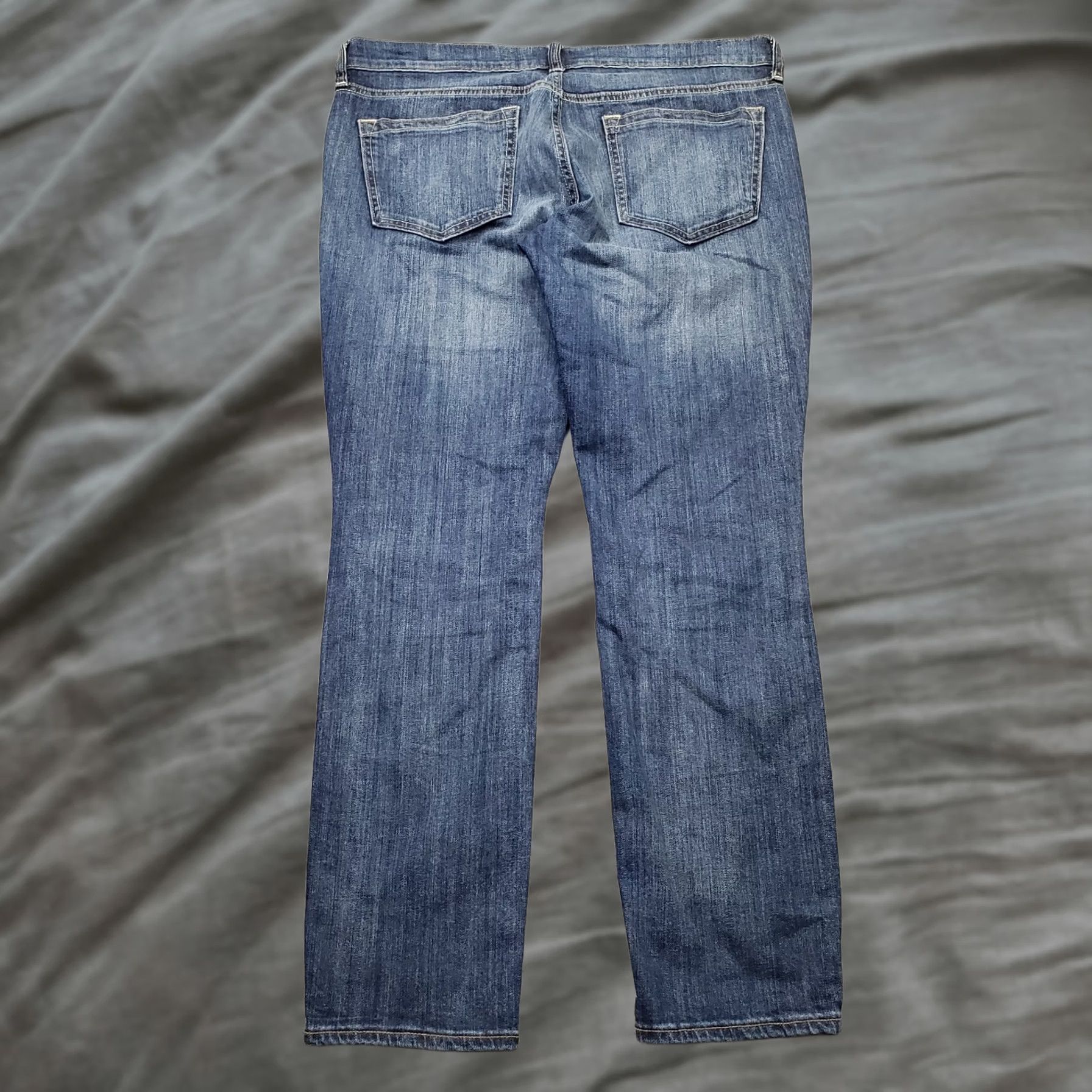 Old Navy Diva Jeans Womens 12S Blue Denim Whiskered Faded Skinny Leg Outdoor Old Navy Jeans Womens Size 12 Blue Denim Outdoor Skinny Womens Size 34" / US 12 / IT 48 - 1 Thumbnail