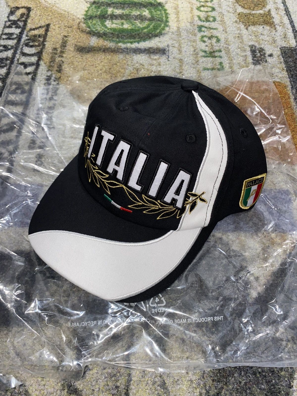 image of Palace Italia Zip 6-Panel in Black, Men's