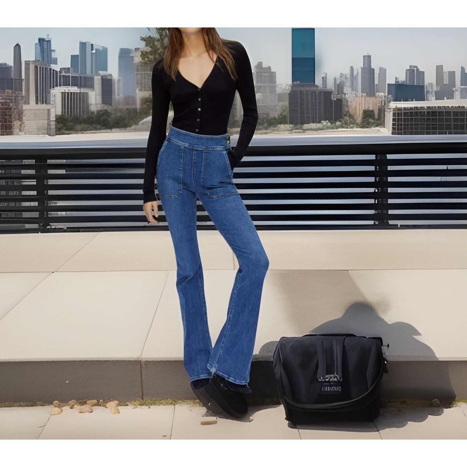 Frame FRAME Le Francoise Flare Jeans in Sidonia Size 26 Size 26" / US 2 / IT 38 - 1 Thumbnail