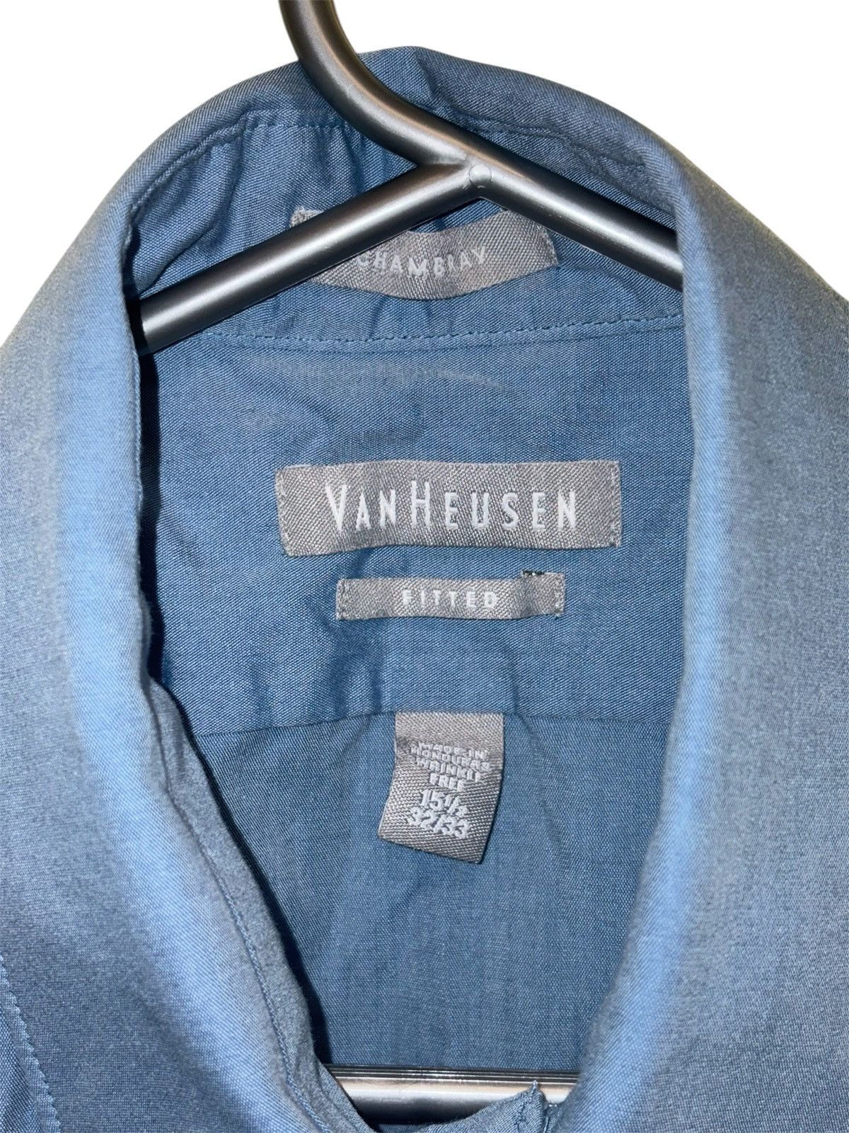 Van Heusen Van Heusen Blue Chambray Fitted Button Up LS Dress Shirt Size US M / EU 48-50 / 2 - 5 Thumbnail