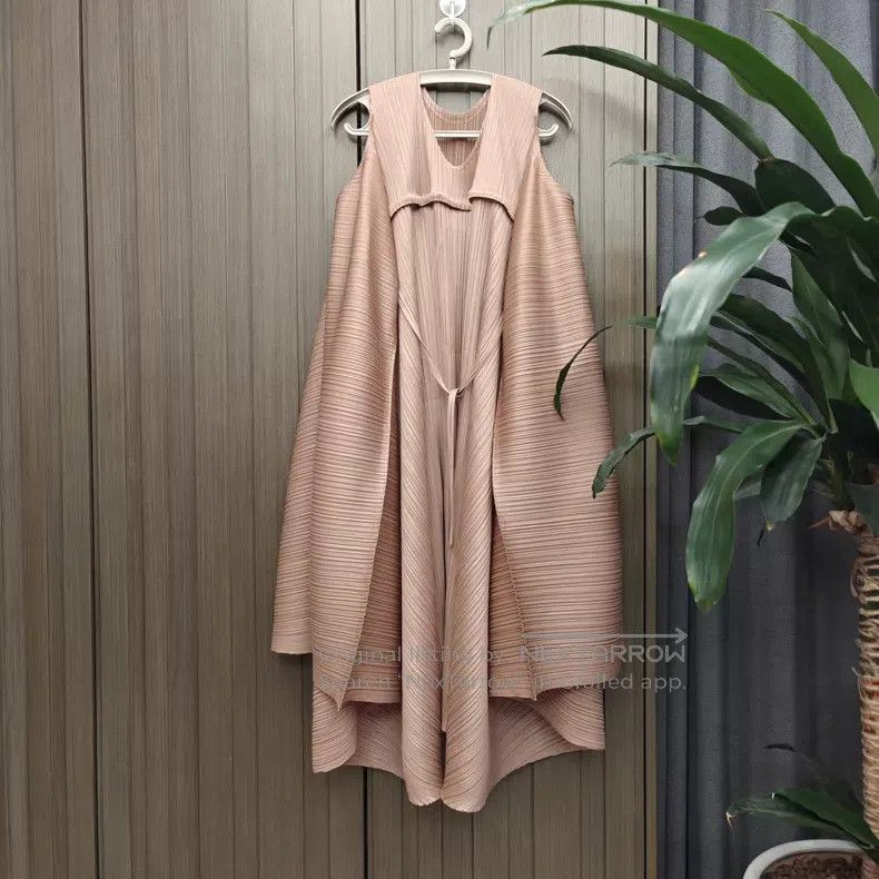 Issey Miyake Issey Miyake Champagne Drawstring Cape Dress Size L / US 10 / IT 46 - 1 Thumbnail