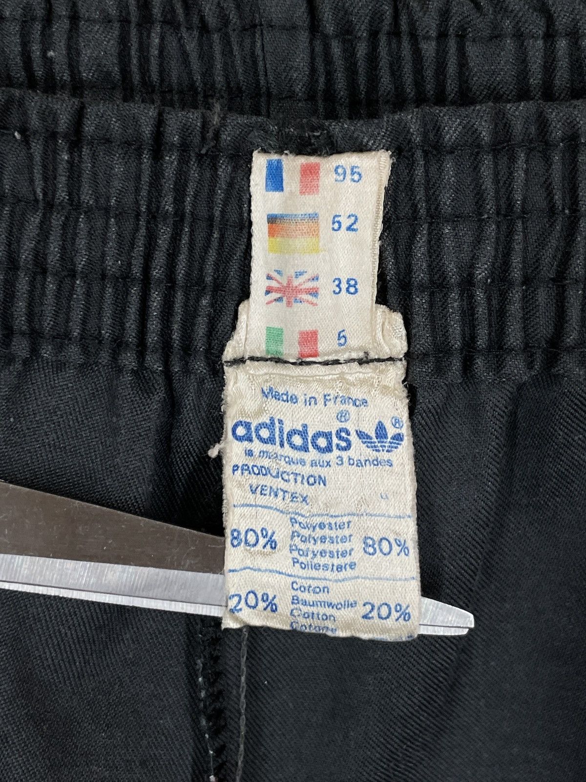 Adidas 70s VENTEX FRANCE Trefoil 3-Stripes Sprinter Running Shorts Size US 32 / EU 48 - 15 Thumbnail