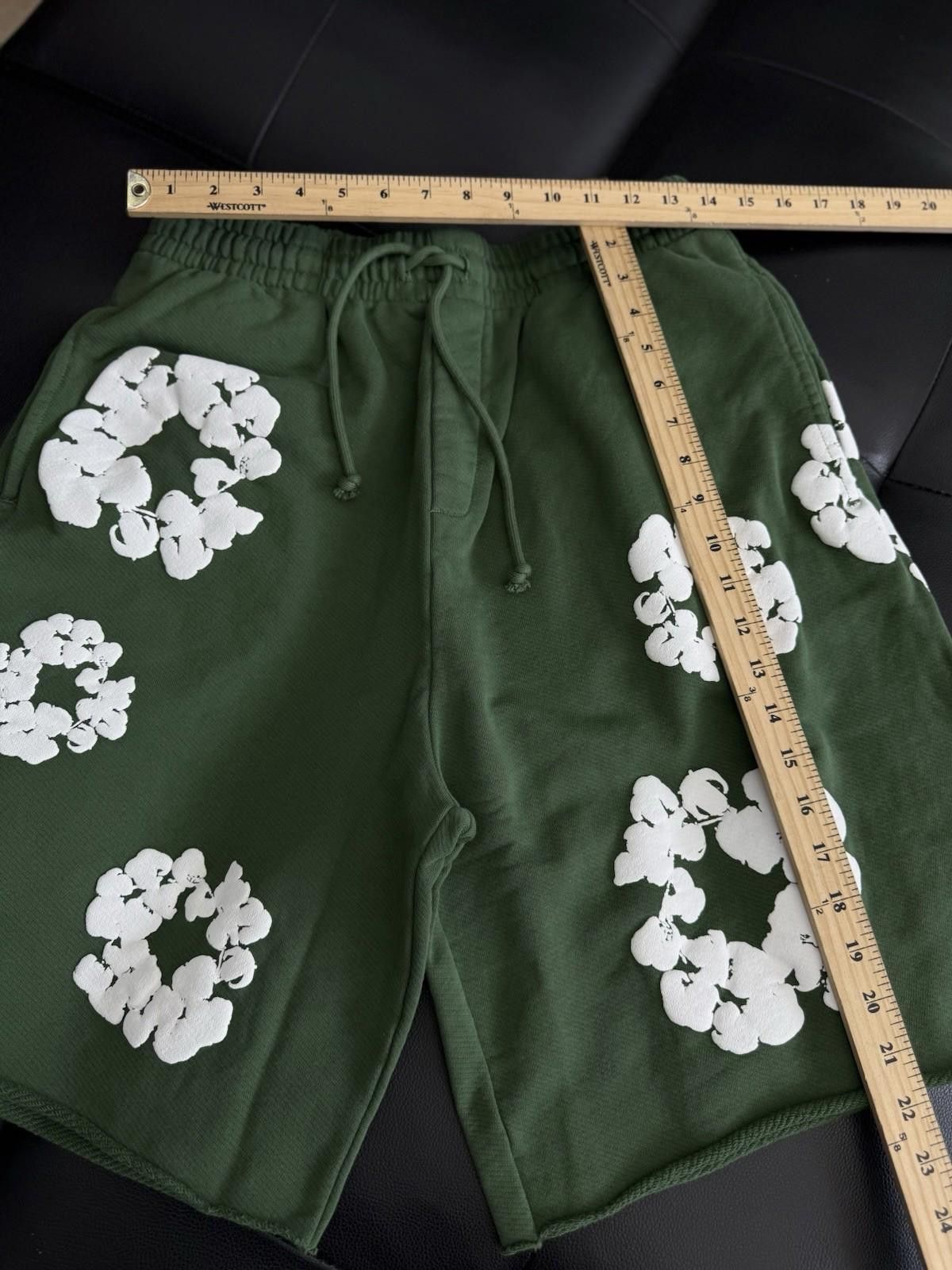 DENIM TEARS Denim Tears Cotton Wreath Shorts Green NEW 2025 Size Medium Size US 32 / EU 48 - 6 Thumbnail