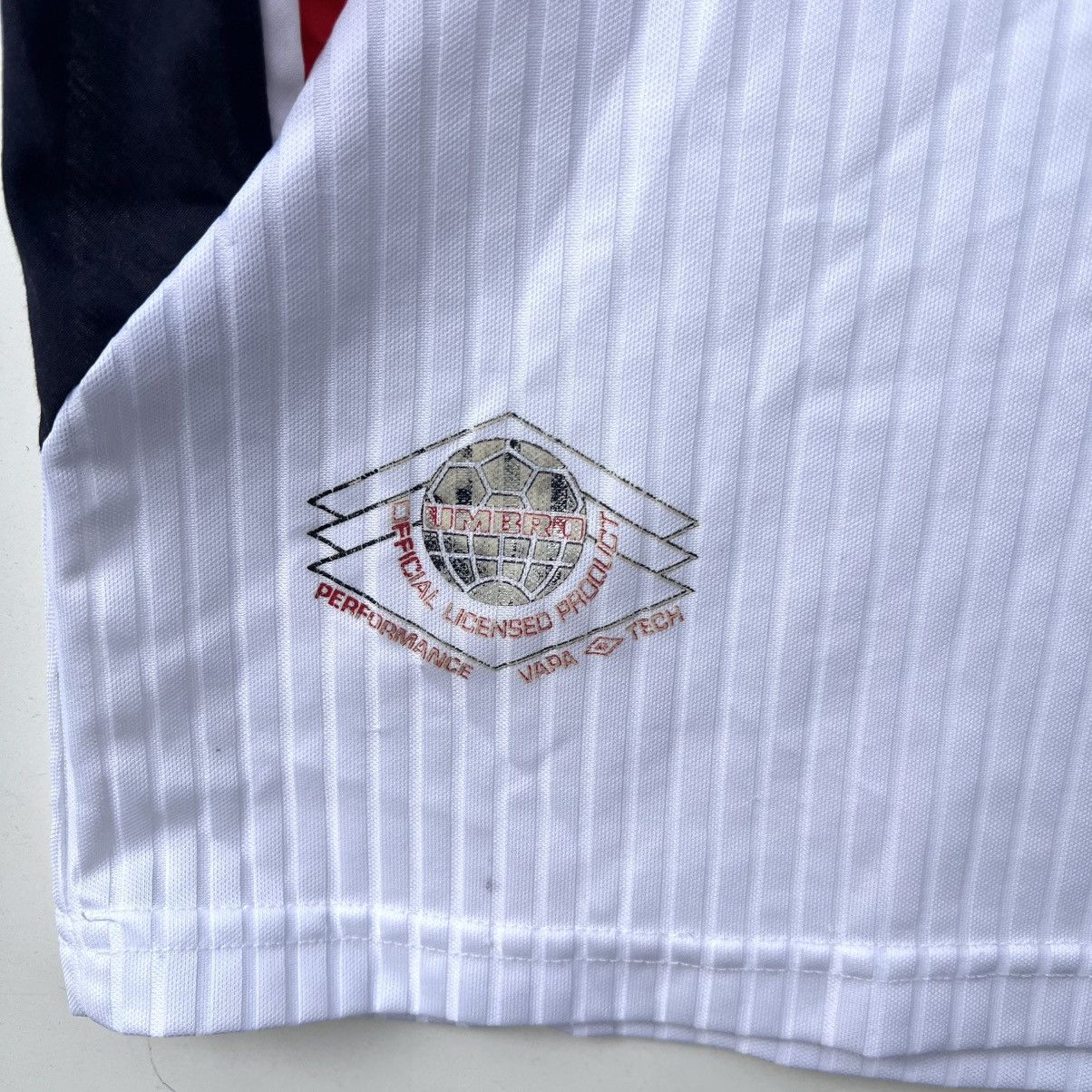 Umbro ENGLAND 1997 1998 HOME FOOTBALL SHIRT SOCCER JERSEY UMBRO Size US L / EU 52-54 / 3 - 2 Thumbnail