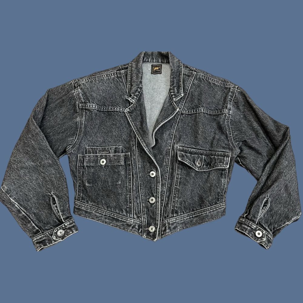 VINTAGE Lee Denim Jacket 80s USA Cropped Point Hem Trucker Jean S / M Black Womens Jacket Short Cropped Denim 153438