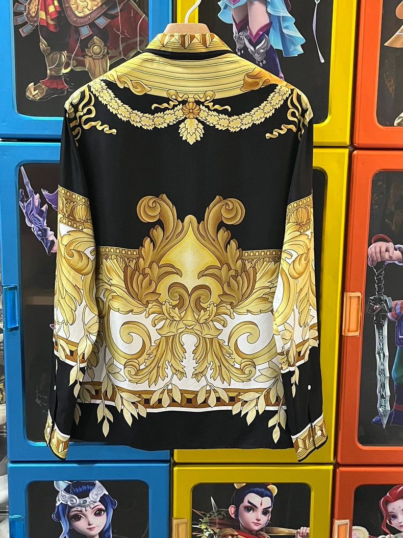 Versace Versace Printed shirts Size US XL / EU 56 / 4 - 2 Thumbnail