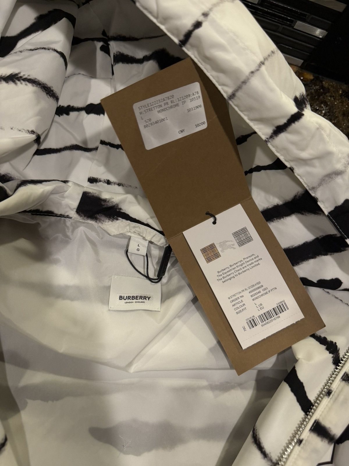 Burberry Burberry Tisci Watercolor Abstract Econyl Print Logo Hoodie Size US L / EU 52-54 / 3 - 13 Thumbnail