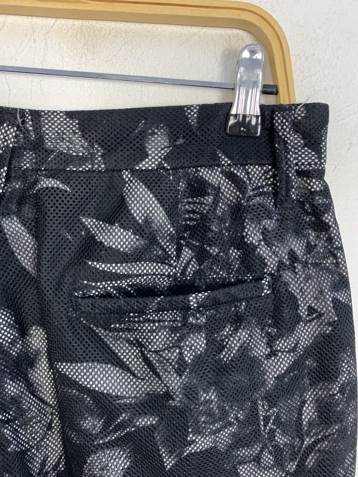 Vanquish 90s Black by Vanquish Floral Mesh Short Over Printed Size US 32 / EU 48 - 4 Thumbnail