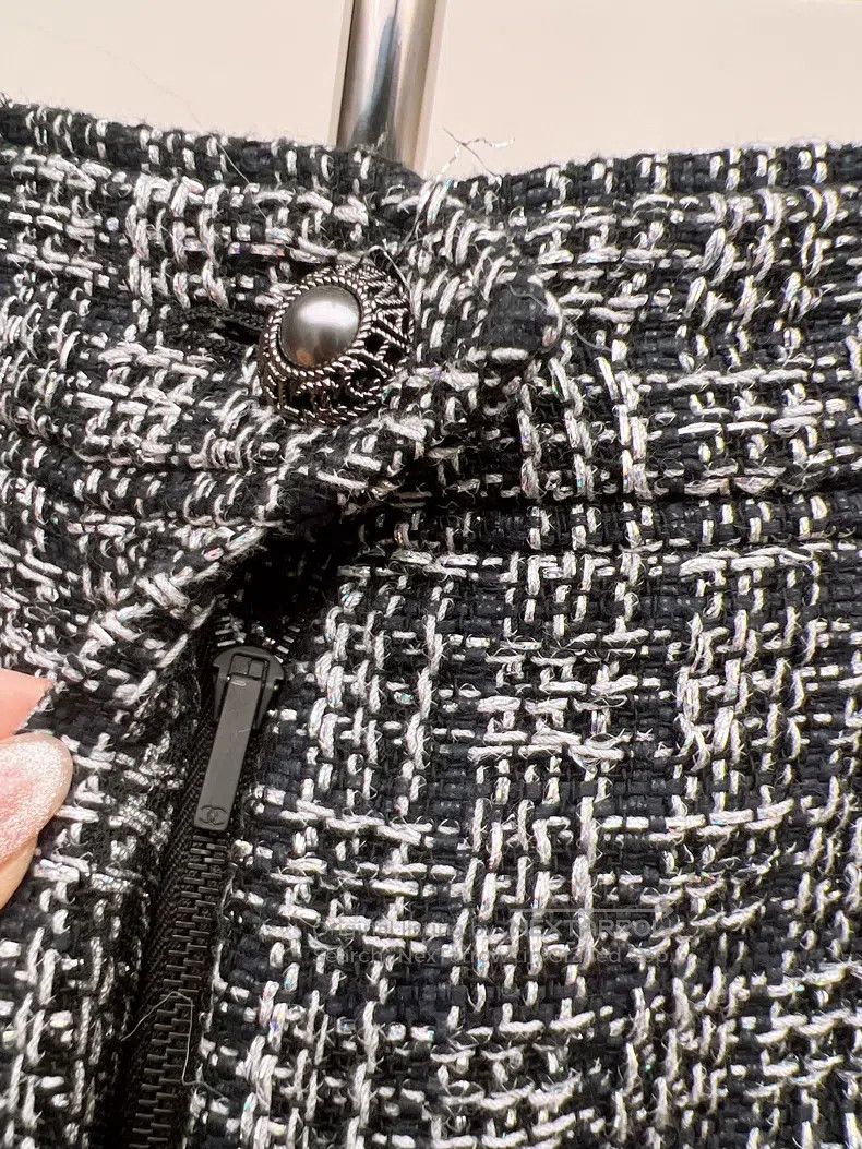 Chanel Chanel Coloured tweed shorts Size 25" / US 0 / IT 36 - 5 Thumbnail