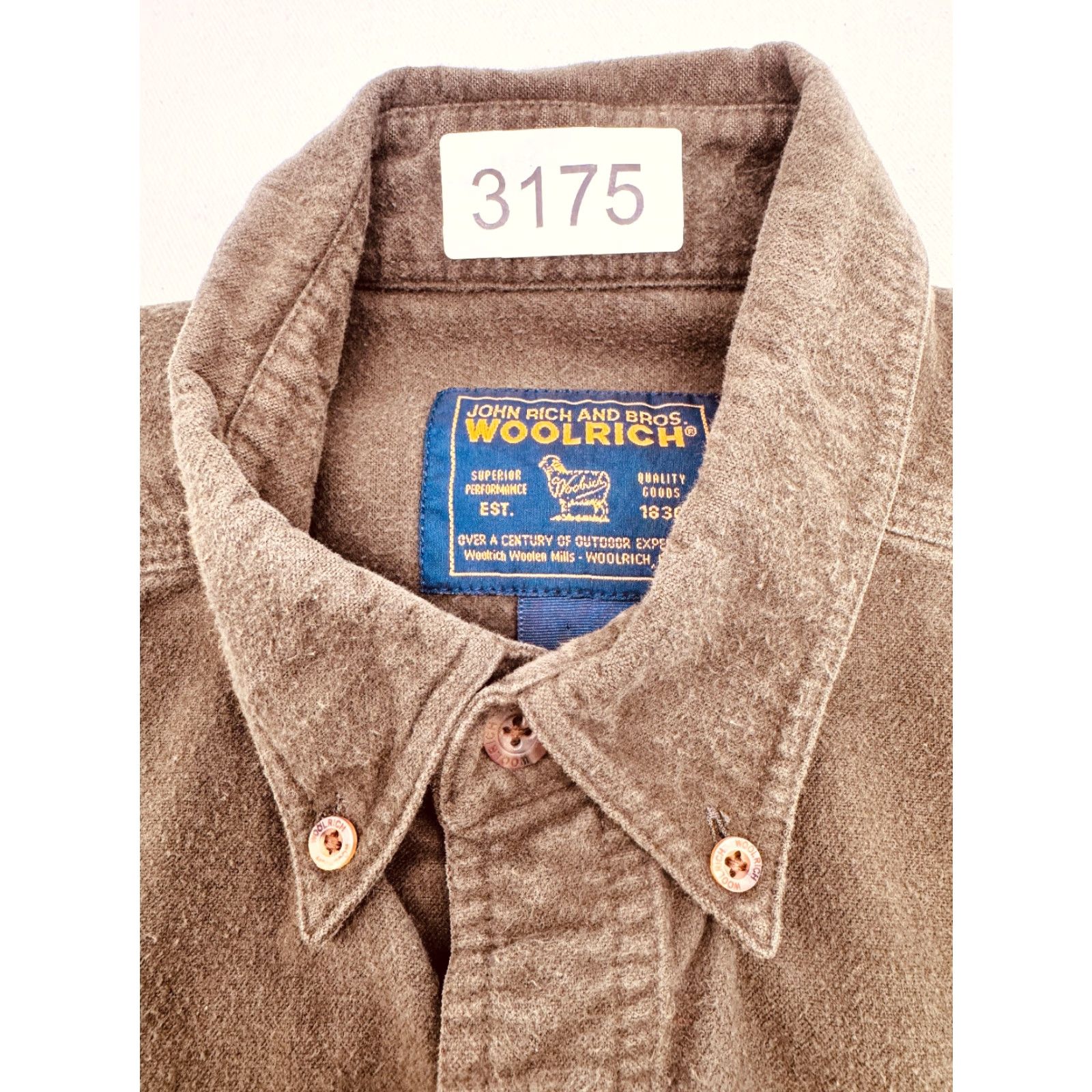 Vintage Woolrich Long Sleeve Button-Up Mens L Olive Chamois Shirt Cotton 3175 Green Pockets Button Regular 90s? Size US L / EU 52-54 / 3 - 2 Thumbnail