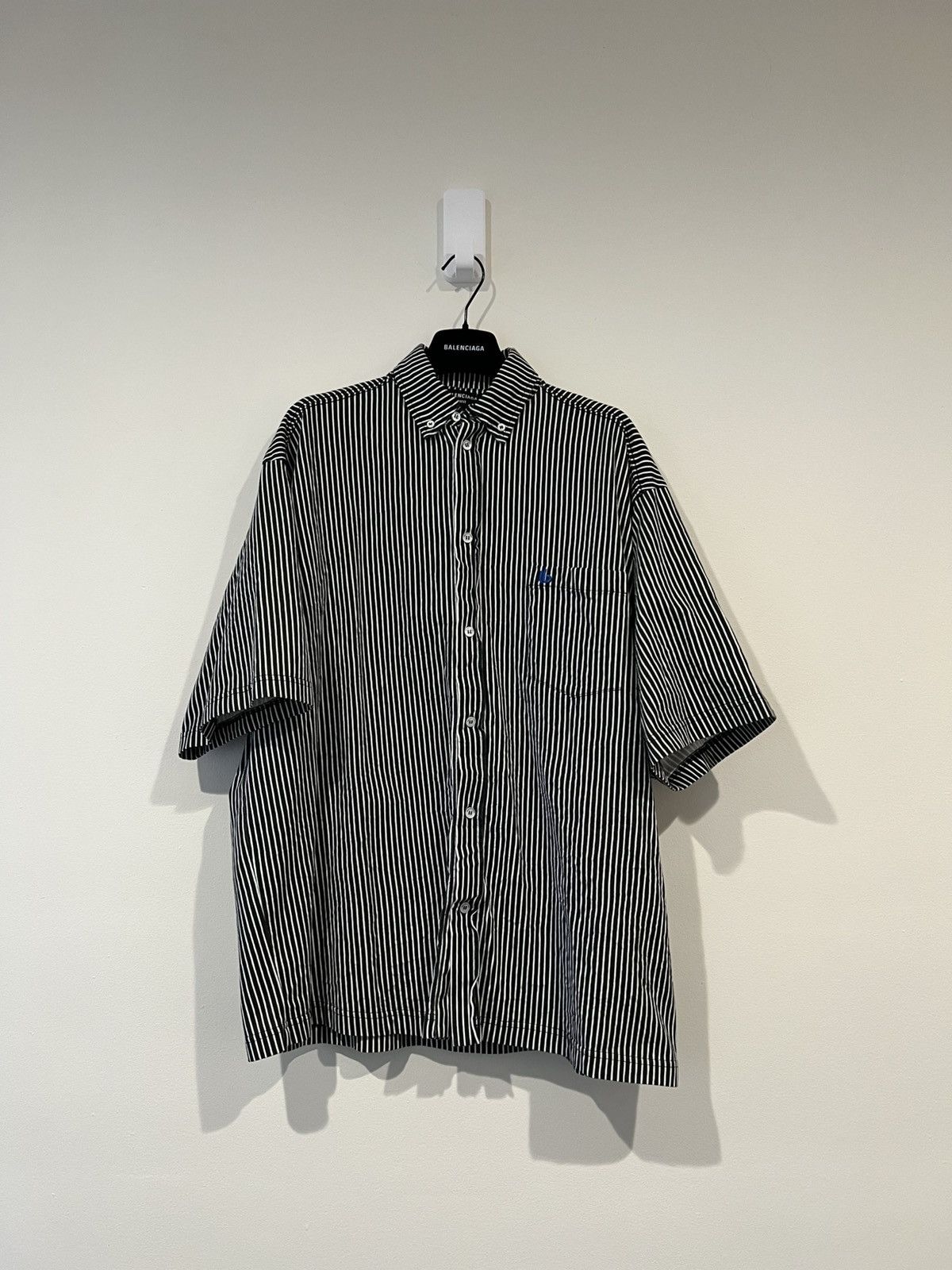 SP22 Trompe L’œil Jersey Striped S/S Shirt in Black/White