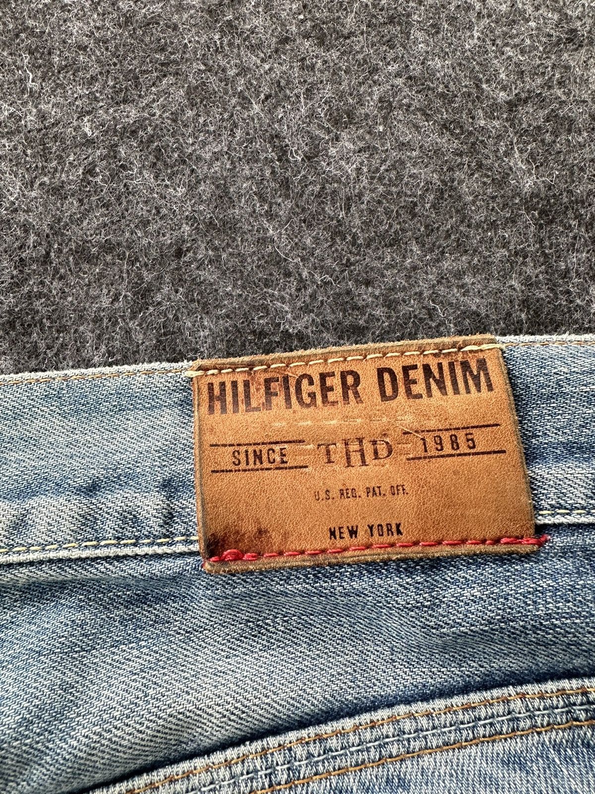 Tommy Hilfiger Tommy Hilfiger Heritage Worn Distressed Denim D453 Size US 30 / EU 46 - 9 Thumbnail