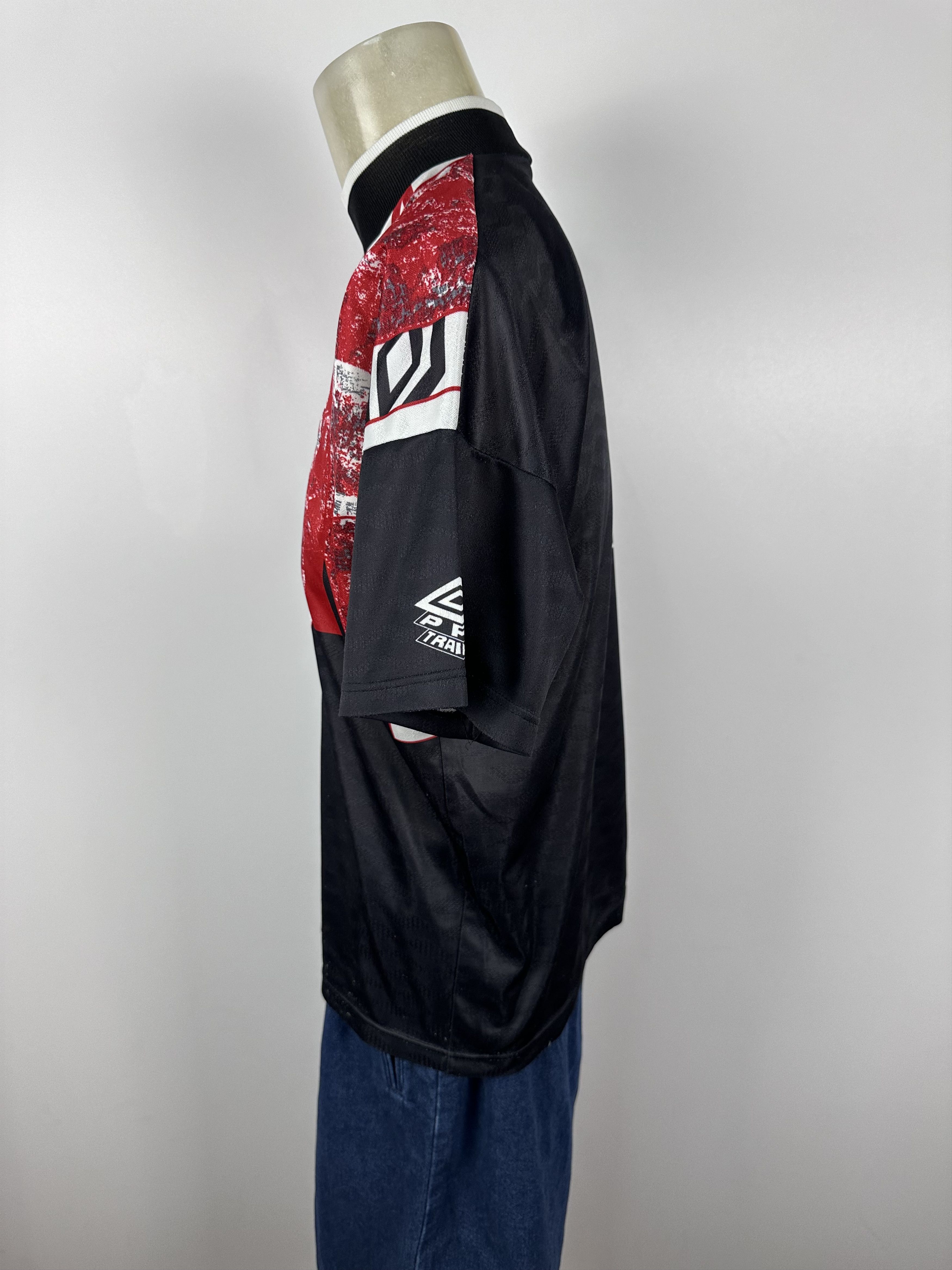 Umbro × Vintage VINTAGE UMBRO FOOTBALL SHIRT SOCCER JERSEY MENS SIZE S Size US S / EU 44-46 / 1 - 5 Thumbnail