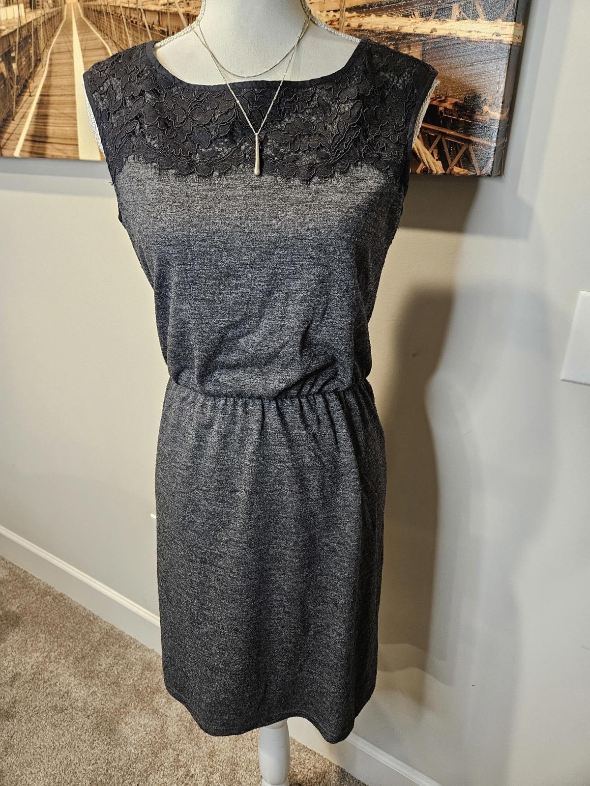 Designer LOFT Sleeveless Lace-Accented Dress Size M / US 6-8 / IT 42-44 - 1 Thumbnail