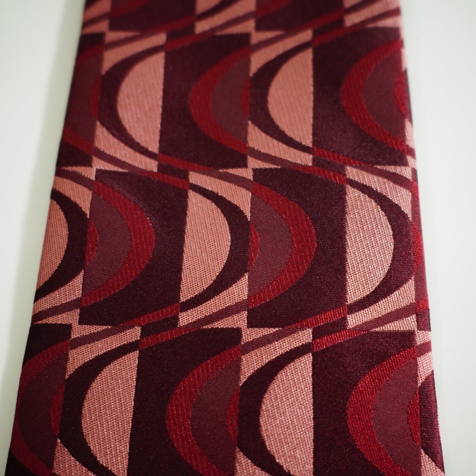 Arrow Arrow Red Abstract Geometric Woven Silk Tie Size ONE SIZE - 2 Thumbnail