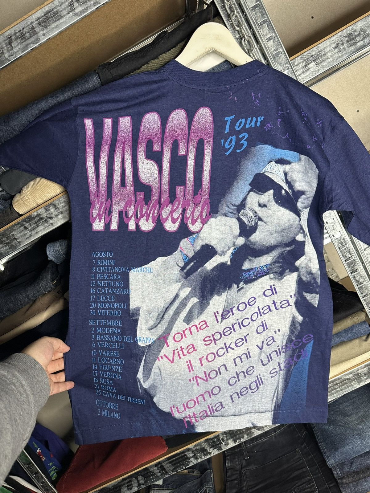 Band Tees Vasco Rossi Tour 1993 Vintage T Shirt Italian Rock Tee Size US L / EU 52-54 / 3 - 3 Thumbnail