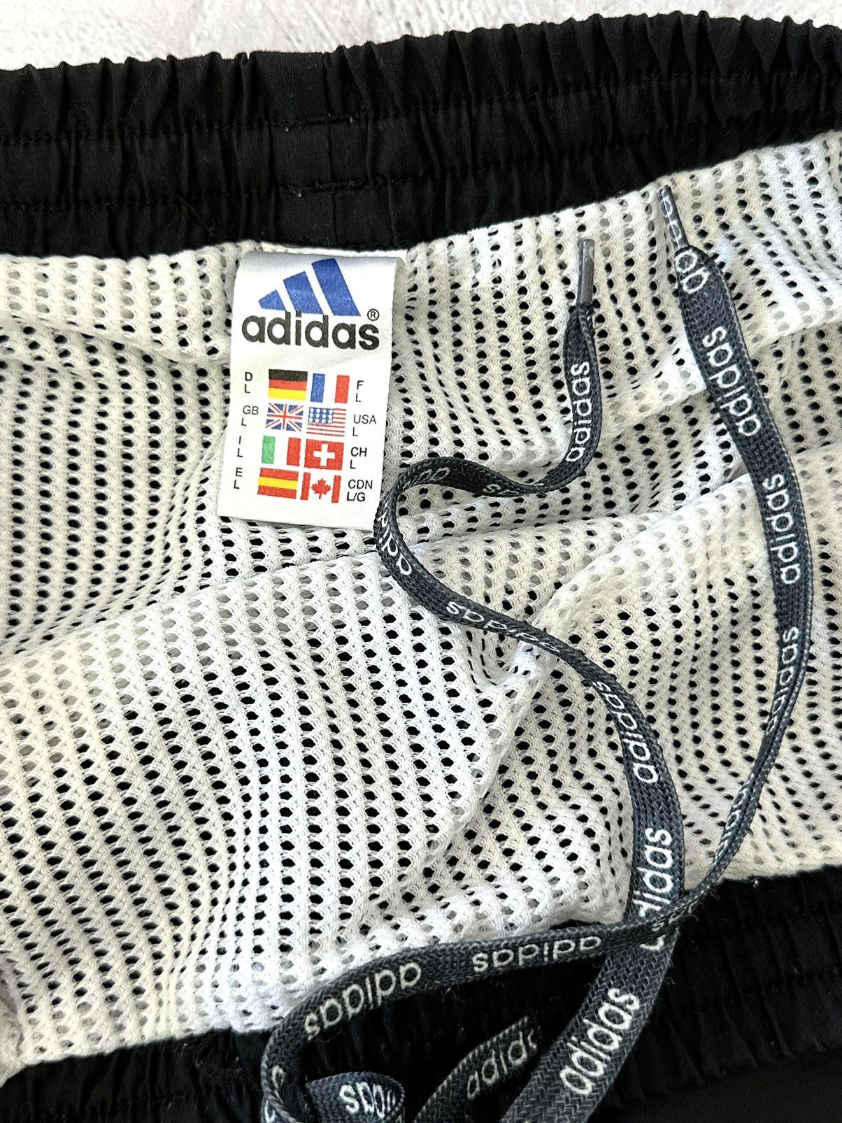 Adidas Adidas Vintage Stripped Logo Black Shorts Size US 33 - 4 Thumbnail