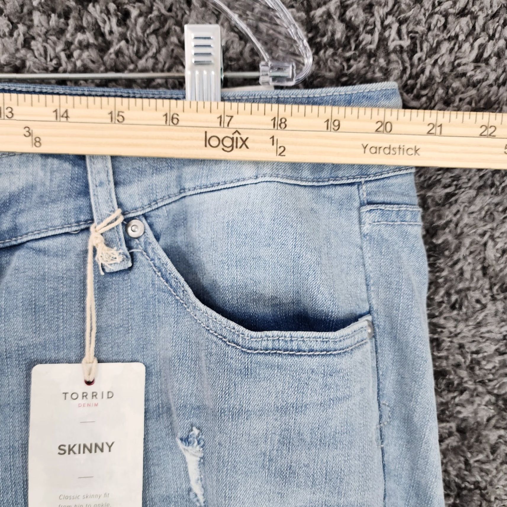 Torrid VINTAGE Torrid Plus Size 20 Distressed Crop Skinny Jeans Blue Womens Size 42" / US 20 - 4 Thumbnail