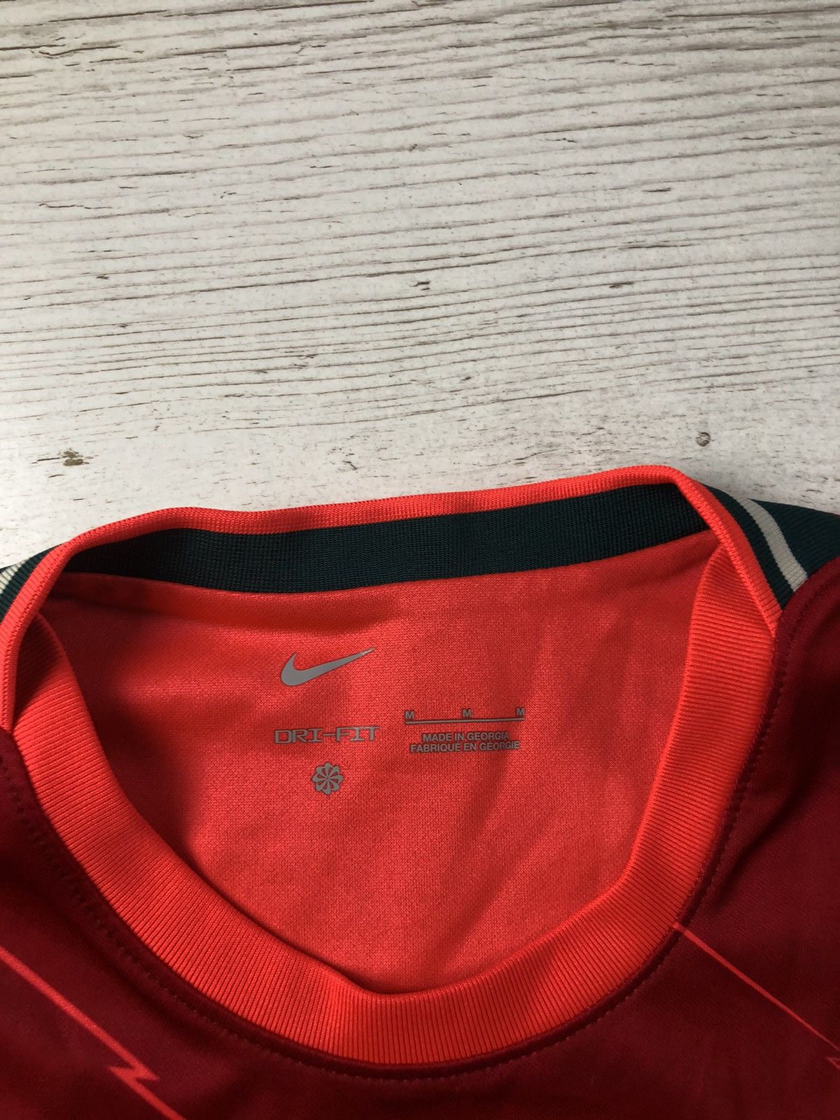Nike LIVERPOOL 2021 2022 HOME FOOTBALL SHIRT SOCCER JERSEY NIKE Size US M / EU 48-50 / 2 - 4 Thumbnail