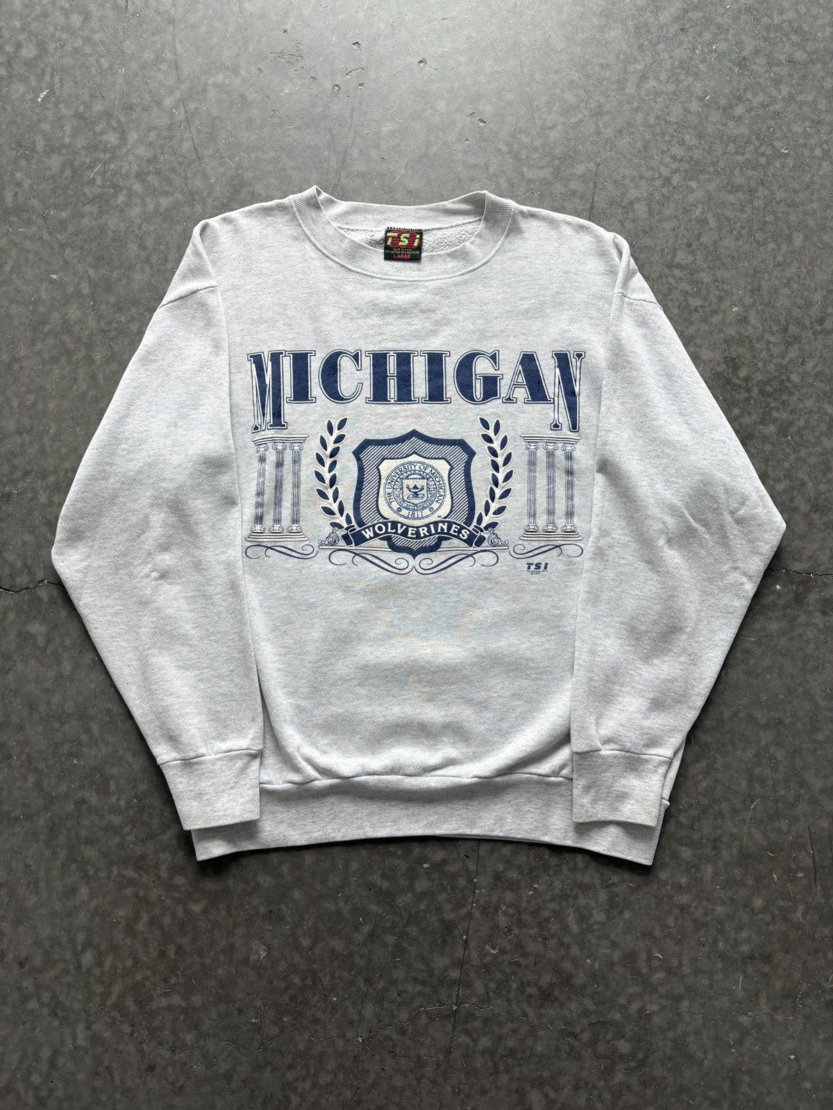 Vintage Vintage 90s Michigan Wolverines Crewneck Sweatshirt Size US L / EU 52-54 / 3 - 1 Thumbnail